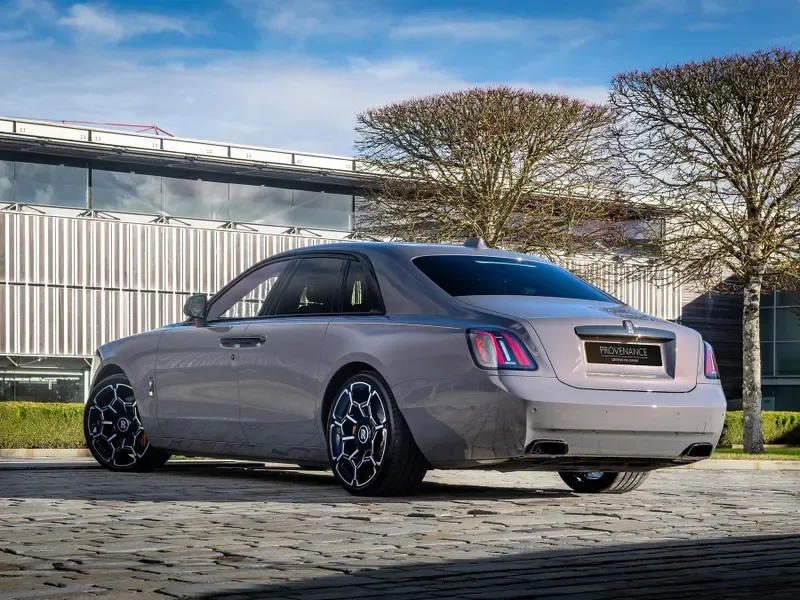 2025 Rolls-Royce Ghost Series II Black Badge, 2/21