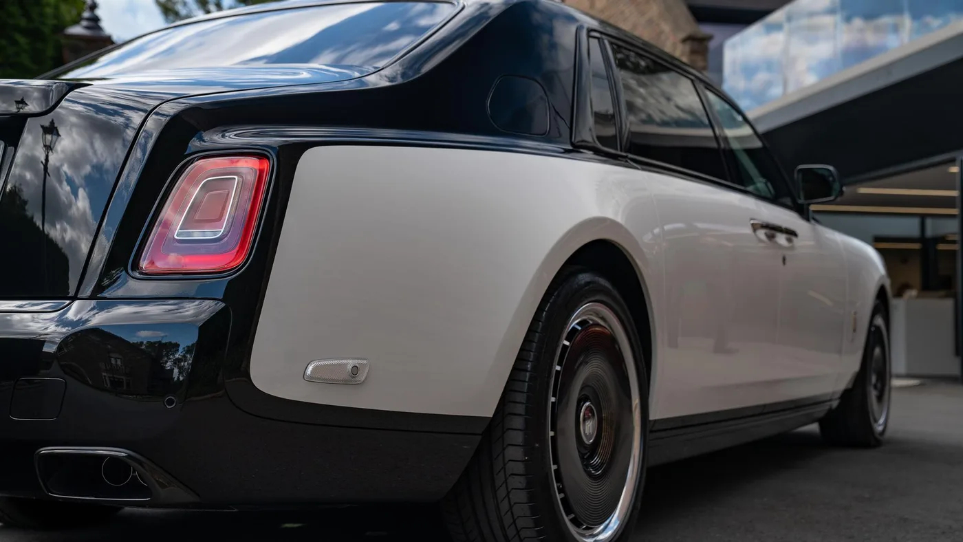 2025 Rolls-Royce Phantom Extended offered by a specialist dealer in Swadlincote, United Kingdom, photo 8 of 15