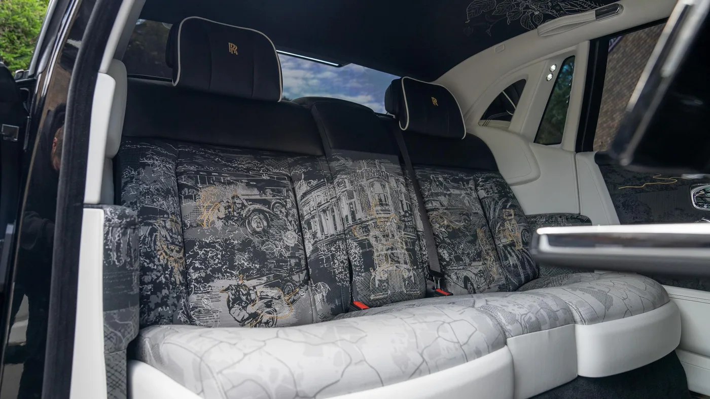 2025 Rolls-Royce Phantom Extended offered by a specialist dealer in Swadlincote, United Kingdom, photo 13 of 15