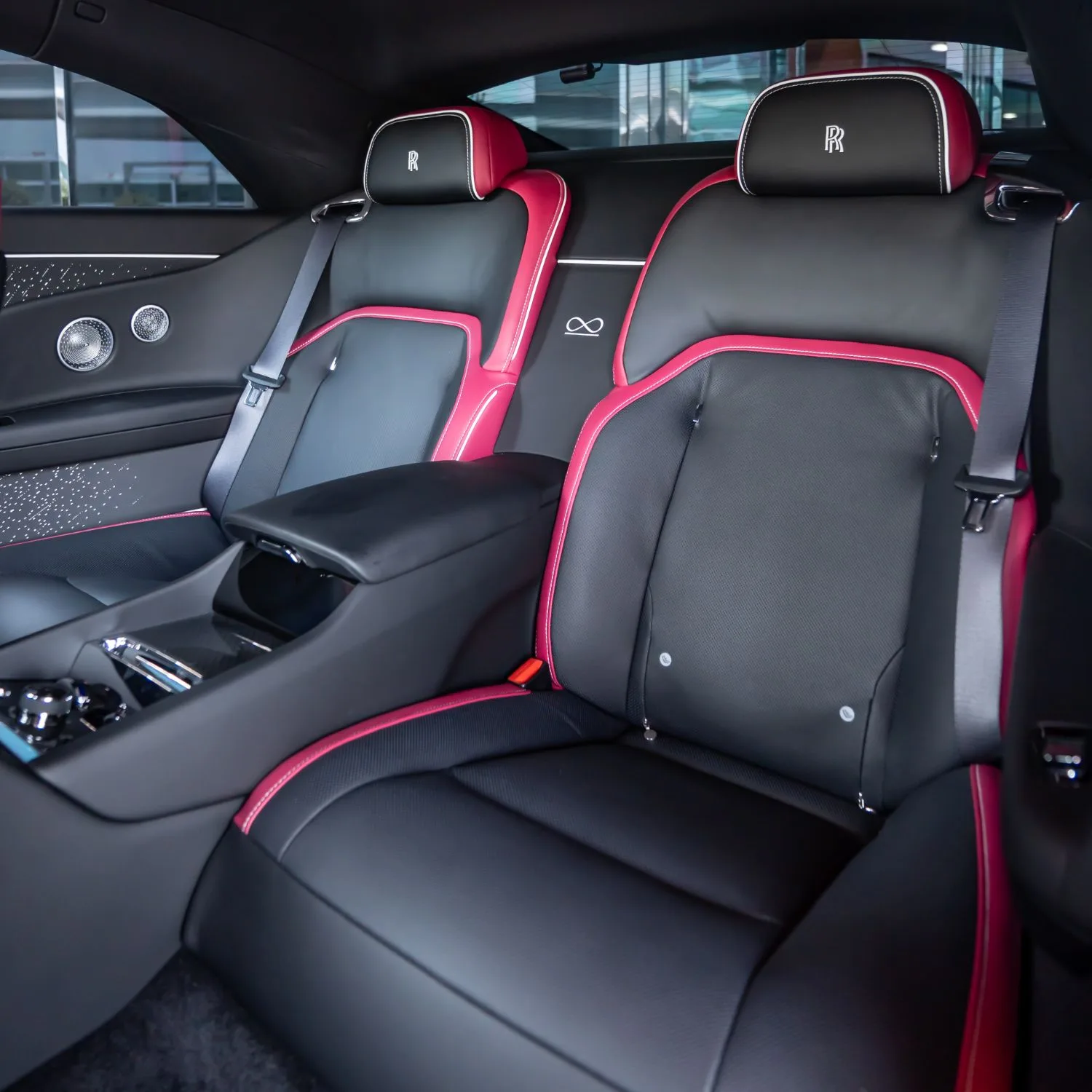 2025 Rolls-Royce Spectre offered by a specialist dealer in Dubai, United Arab Emirates, photo 14 of 18
