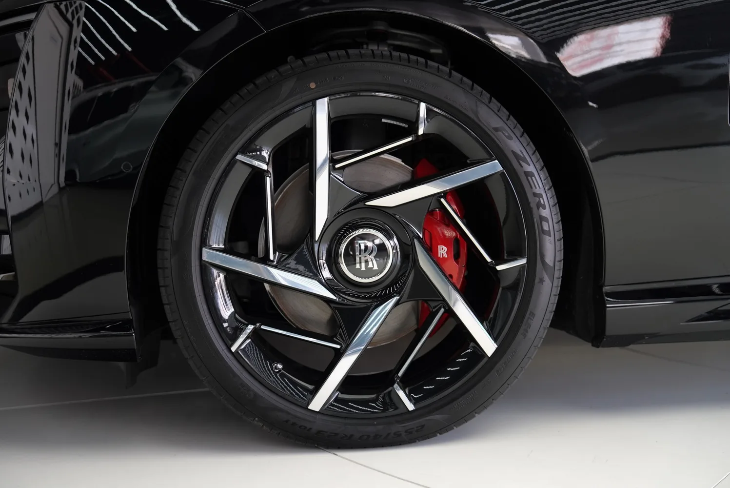 2025 Rolls-Royce Spectre Black Badge, 6/16