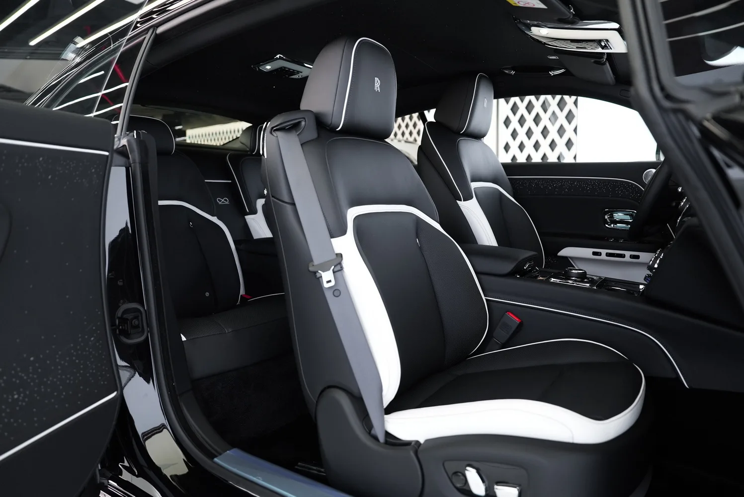 2025 Rolls-Royce Spectre Black Badge, 11/16