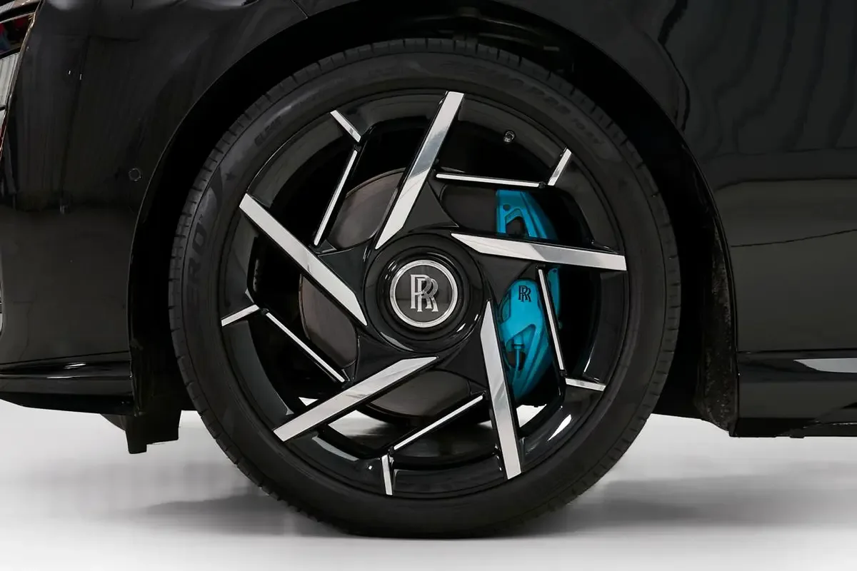 2025 Rolls-Royce Spectre Black Badge, 9/12