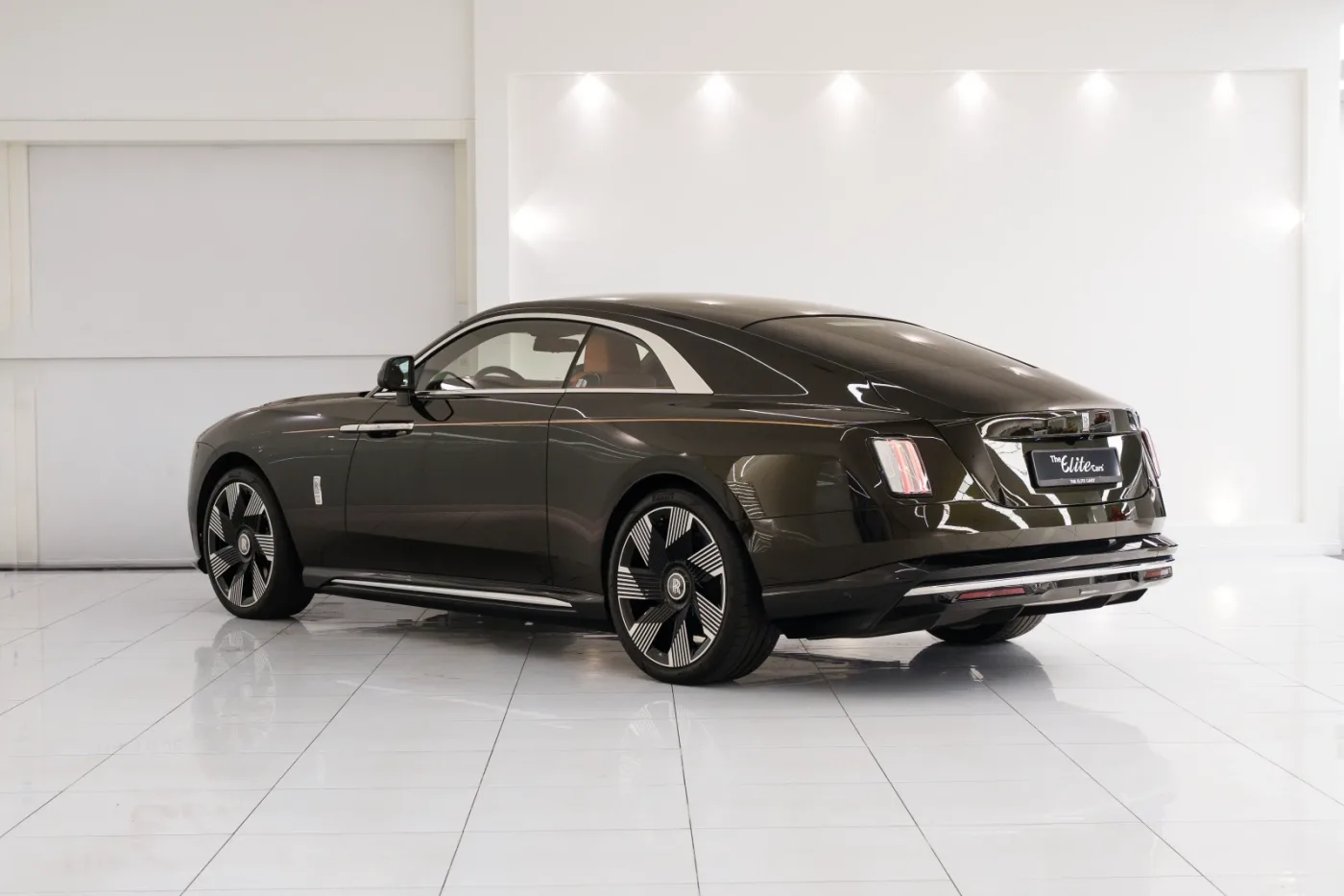 2025 Rolls-Royce Spectre offered by a specialist dealer in Dubai, United Arab Emirates, photo 4 of 10