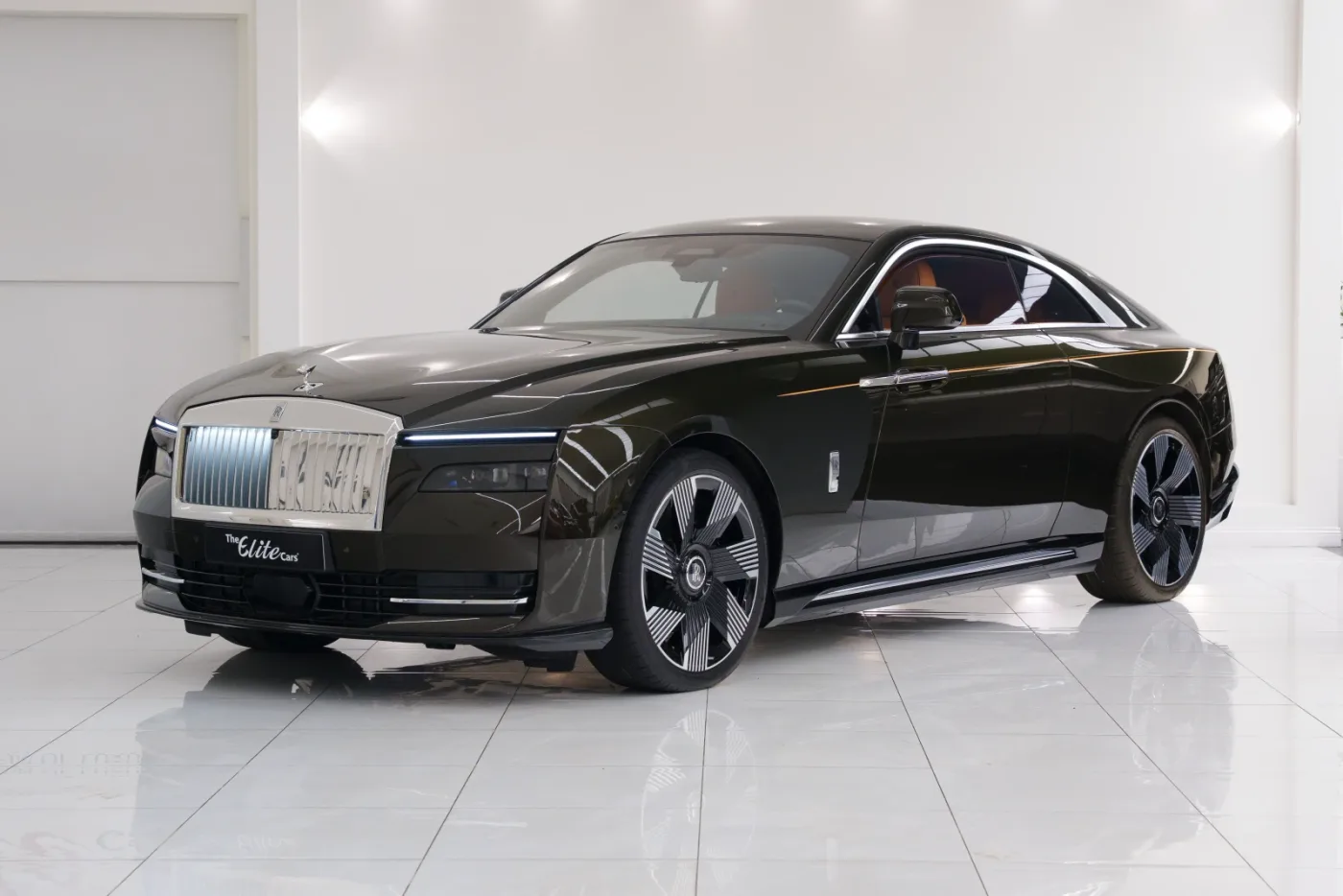 2025 Rolls-Royce Spectre offered by a specialist dealer in Dubai, United Arab Emirates, photo 6 of 10