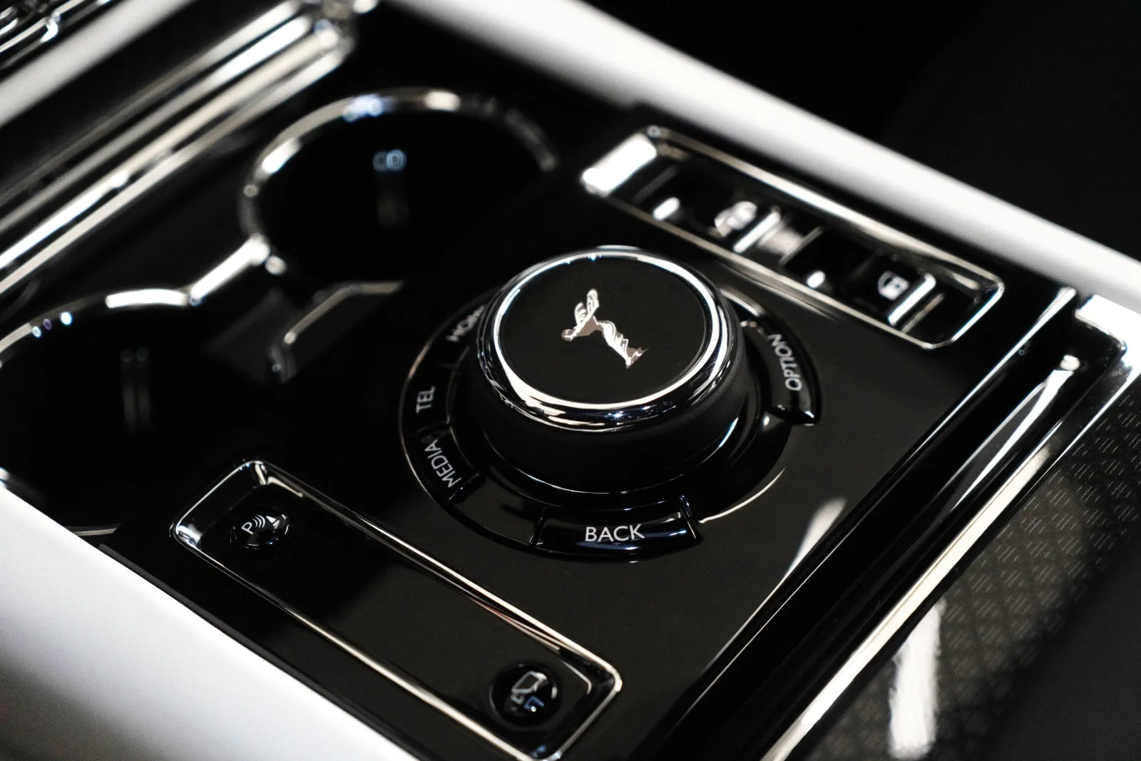 2025 Rolls-Royce Spectre, 11/17