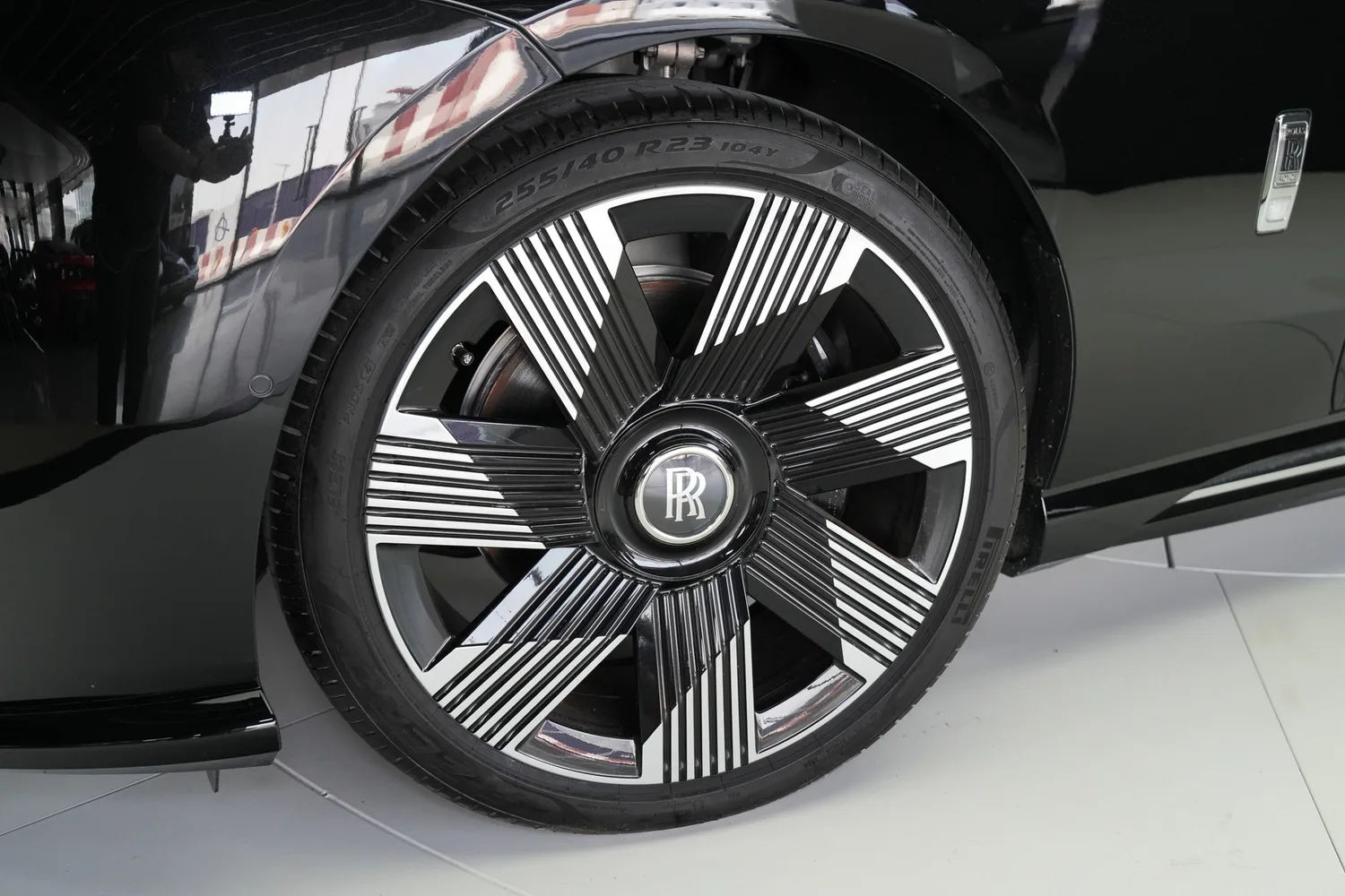 2025 Rolls-Royce Spectre, 7/14