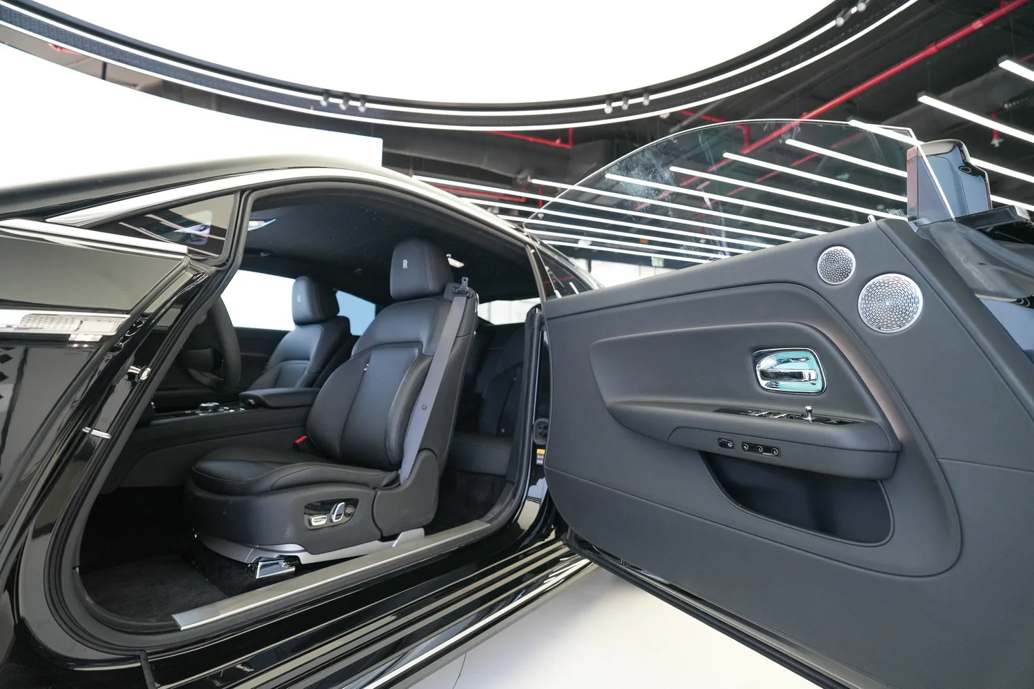 2025 Rolls-Royce Spectre, 9/14