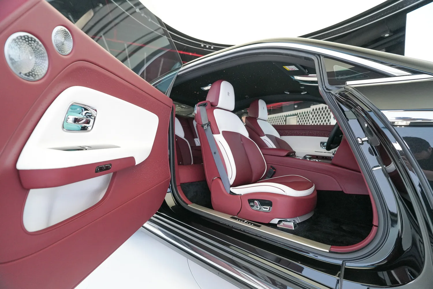 2025 Rolls-Royce Spectre, 8/15