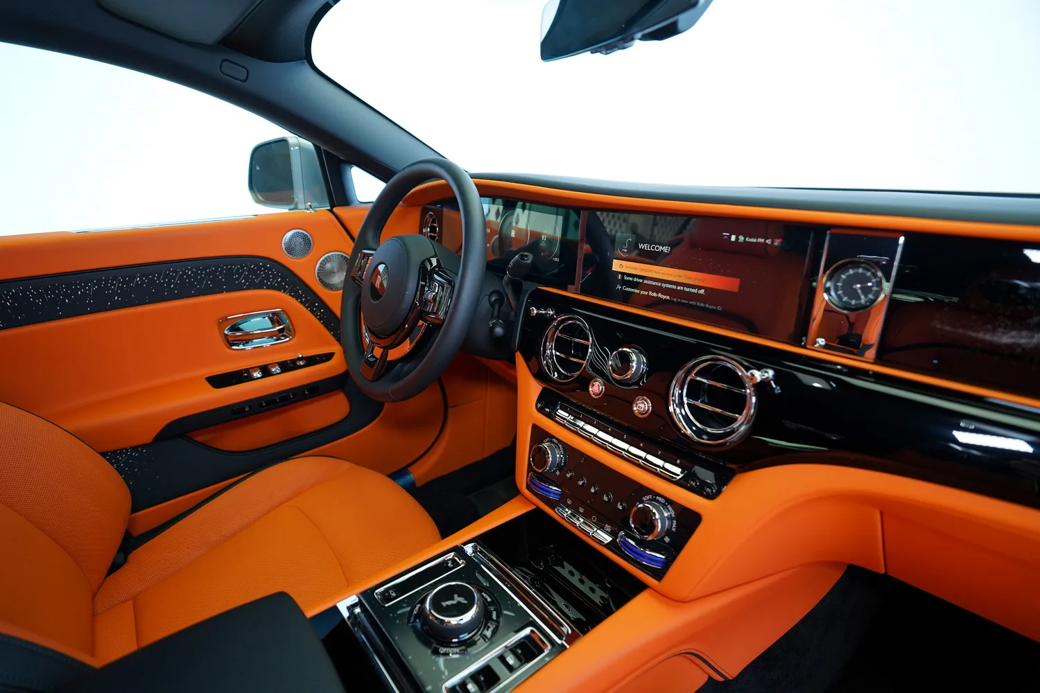 2025 Rolls-Royce Spectre, 16/17
