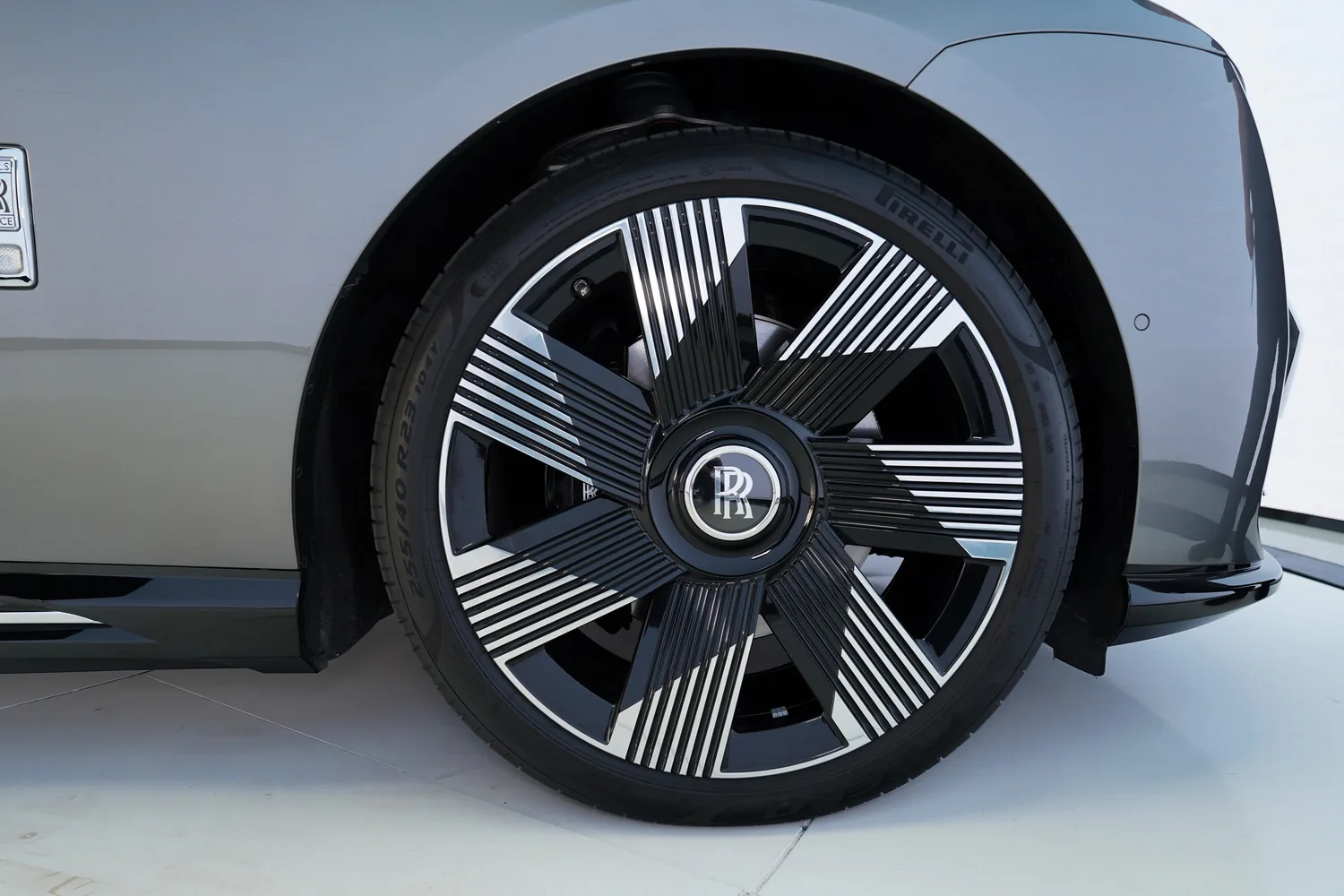 2025 Rolls-Royce Spectre, 17/17