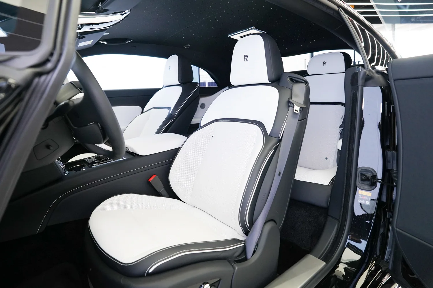 2025 Rolls-Royce Spectre, 2/14
