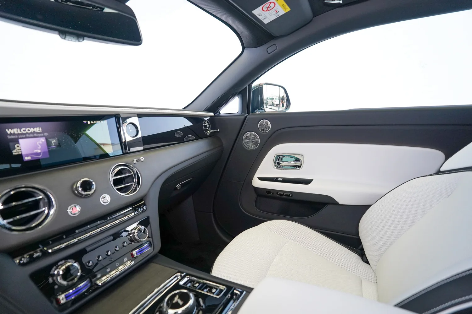 2025 Rolls-Royce Spectre, 5/14