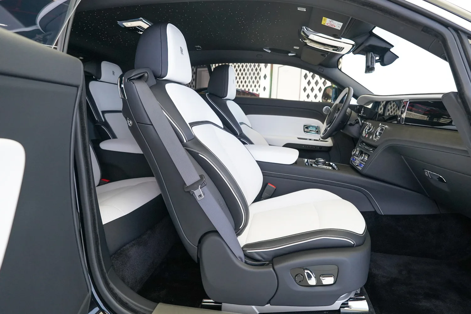 2025 Rolls-Royce Spectre, 8/14