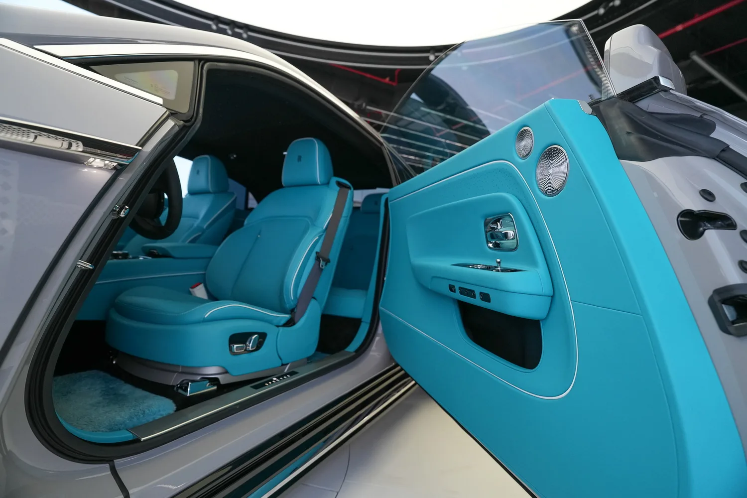 2025 Rolls-Royce Spectre, 8/17