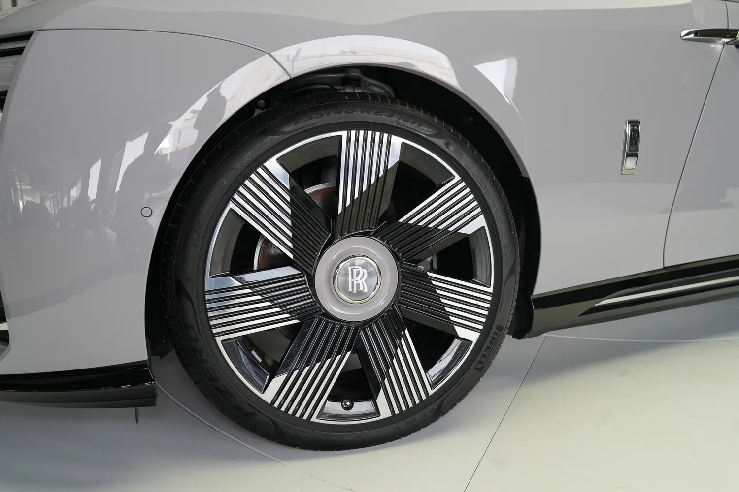 2025 Rolls-Royce Spectre, 17/17