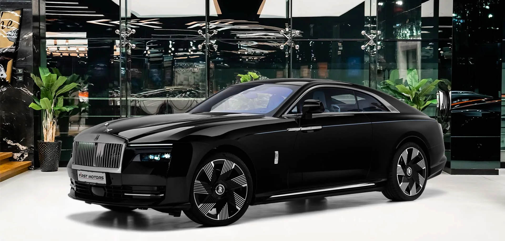 2025 Rolls-Royce Spectre angeboten von einem Fachhändler in Dubai, Vereinigte Arabische Emirate, Hauptfoto