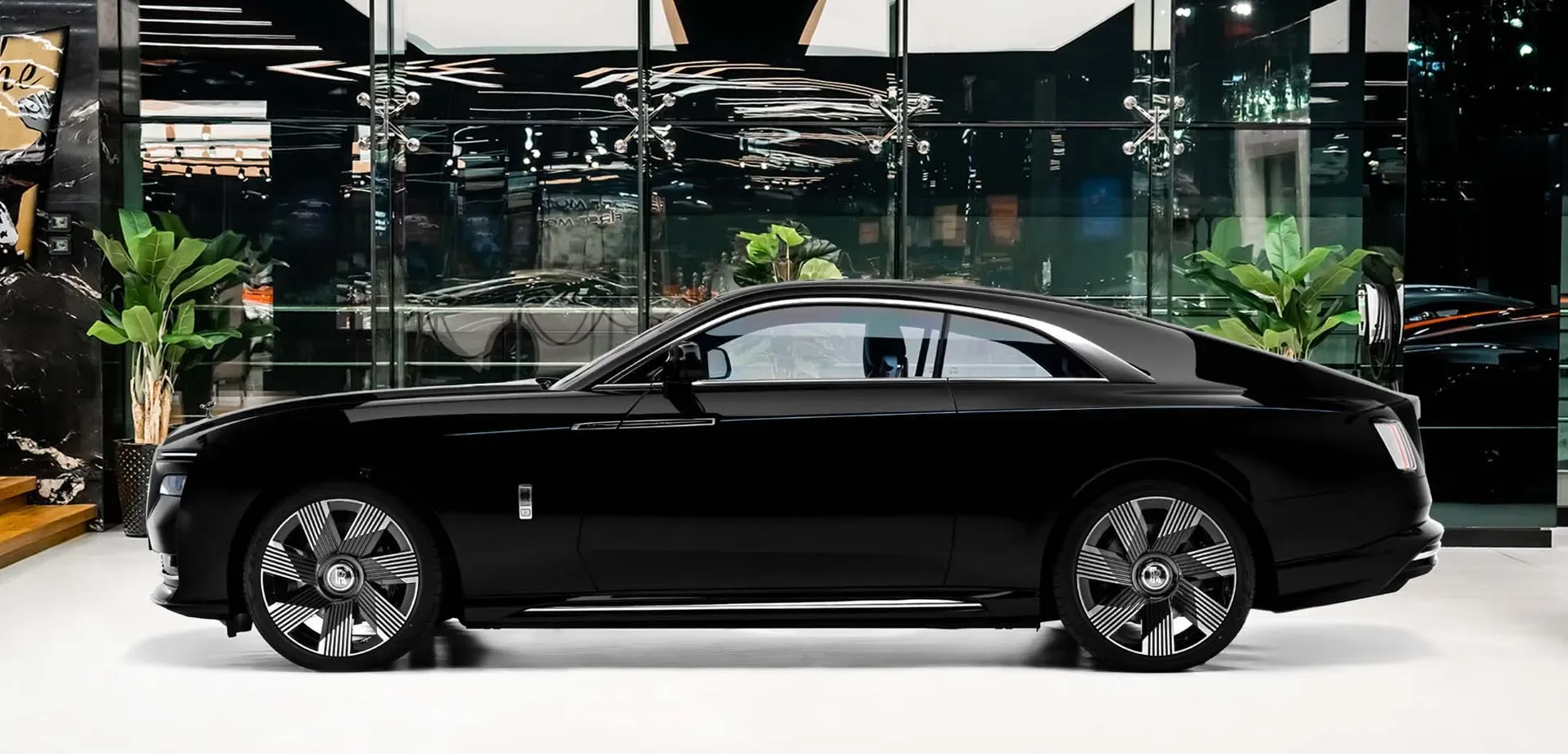 2025 Rolls-Royce Spectre, 2/20