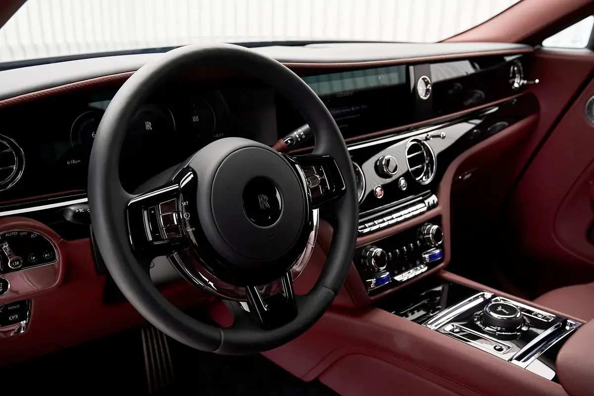 2025 Rolls-Royce Spectre, 10/12