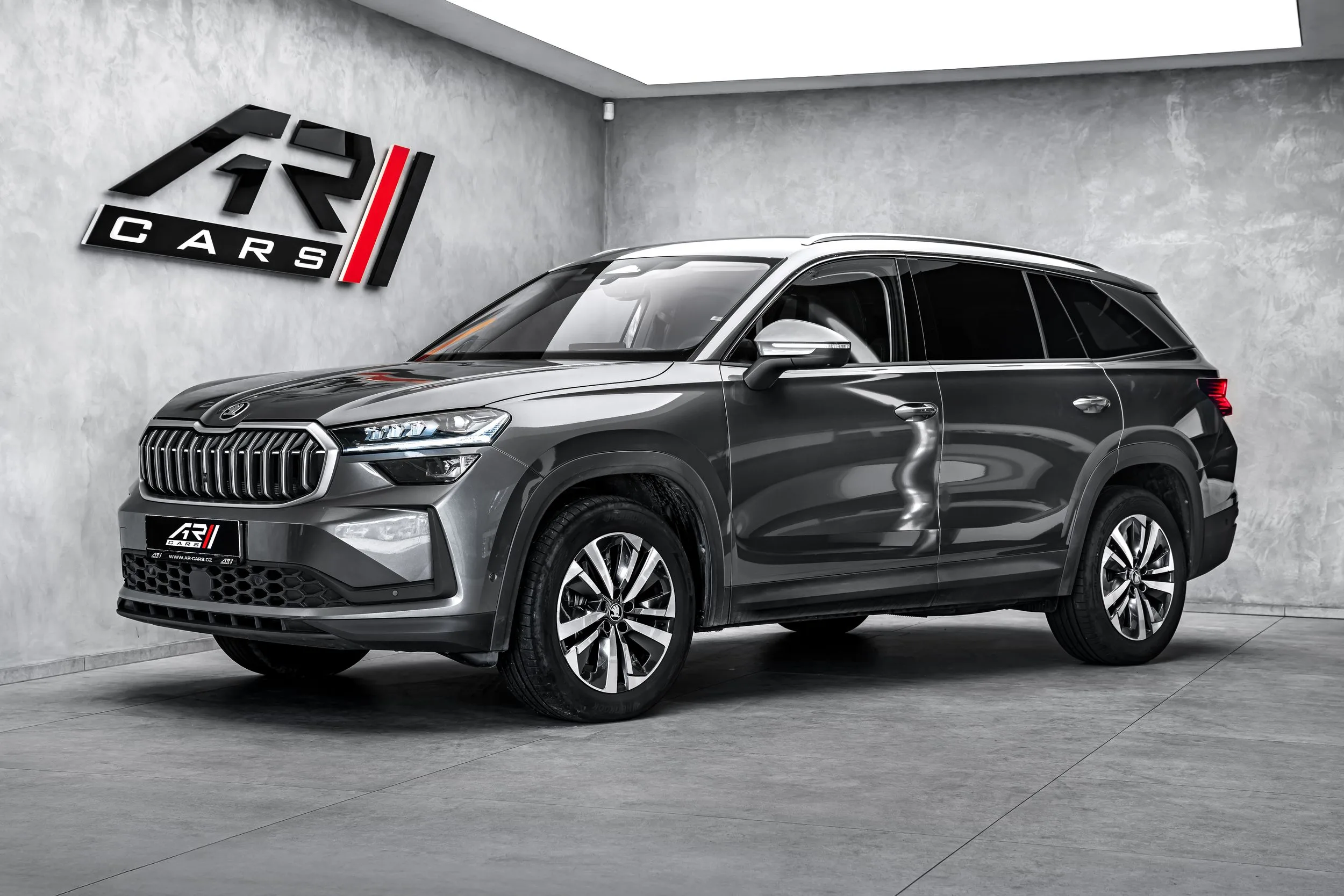 2025 Škoda Kodiaq 2.0 TDI 4x4 offered by a specialist dealer in Ostrava, Czechia, main photo