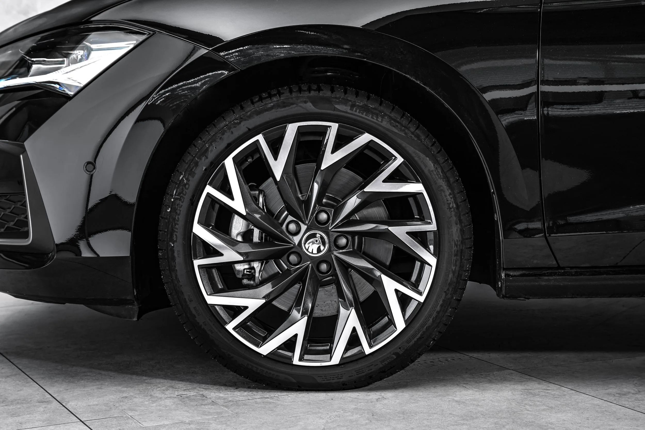 2025 Škoda Superb 2.0 TDI L&K 4x4, 2/23