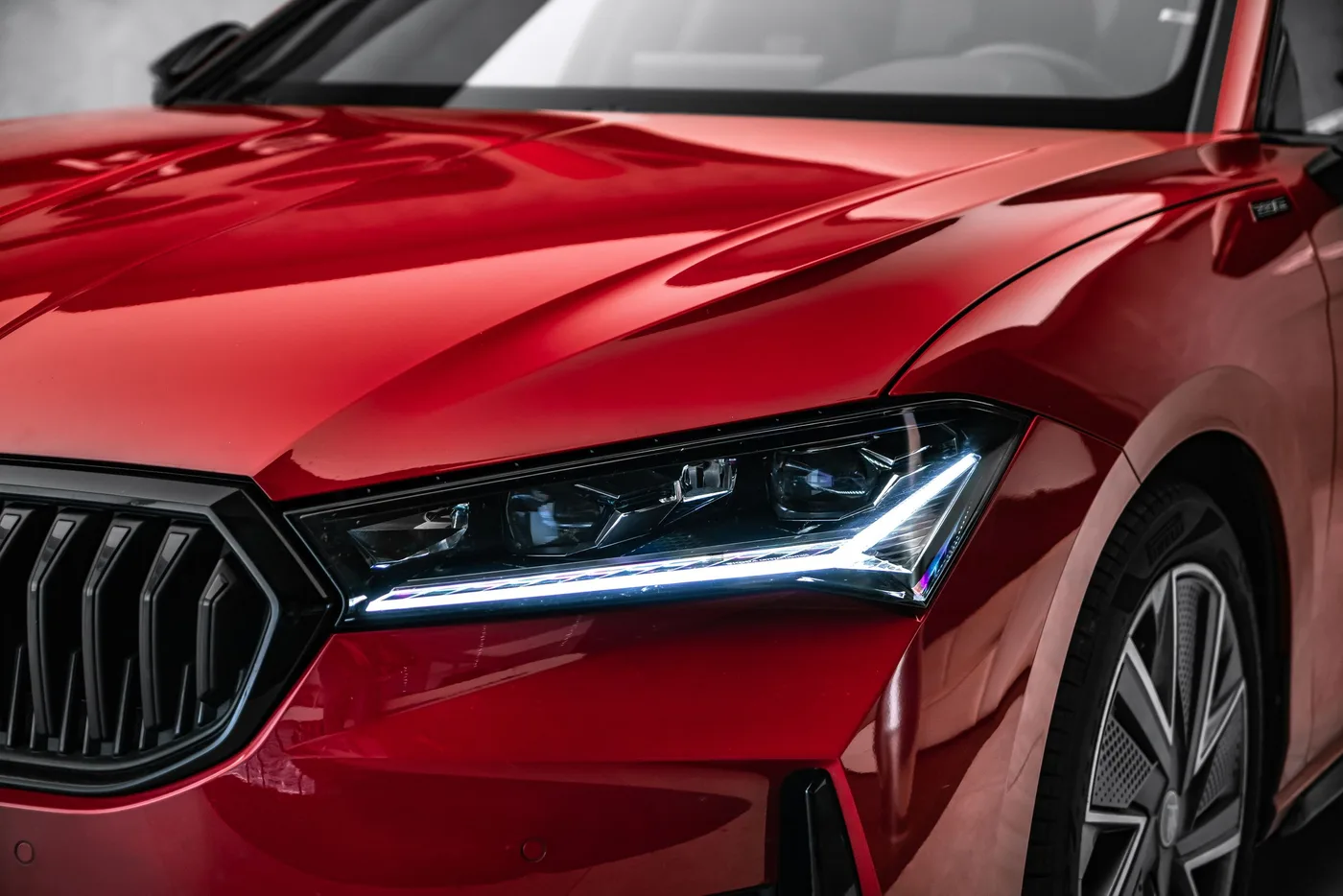2025 Škoda Superb Sportline angeboten von einem Fachhändler in Ostrava, Tschechien, Foto 9 von 21