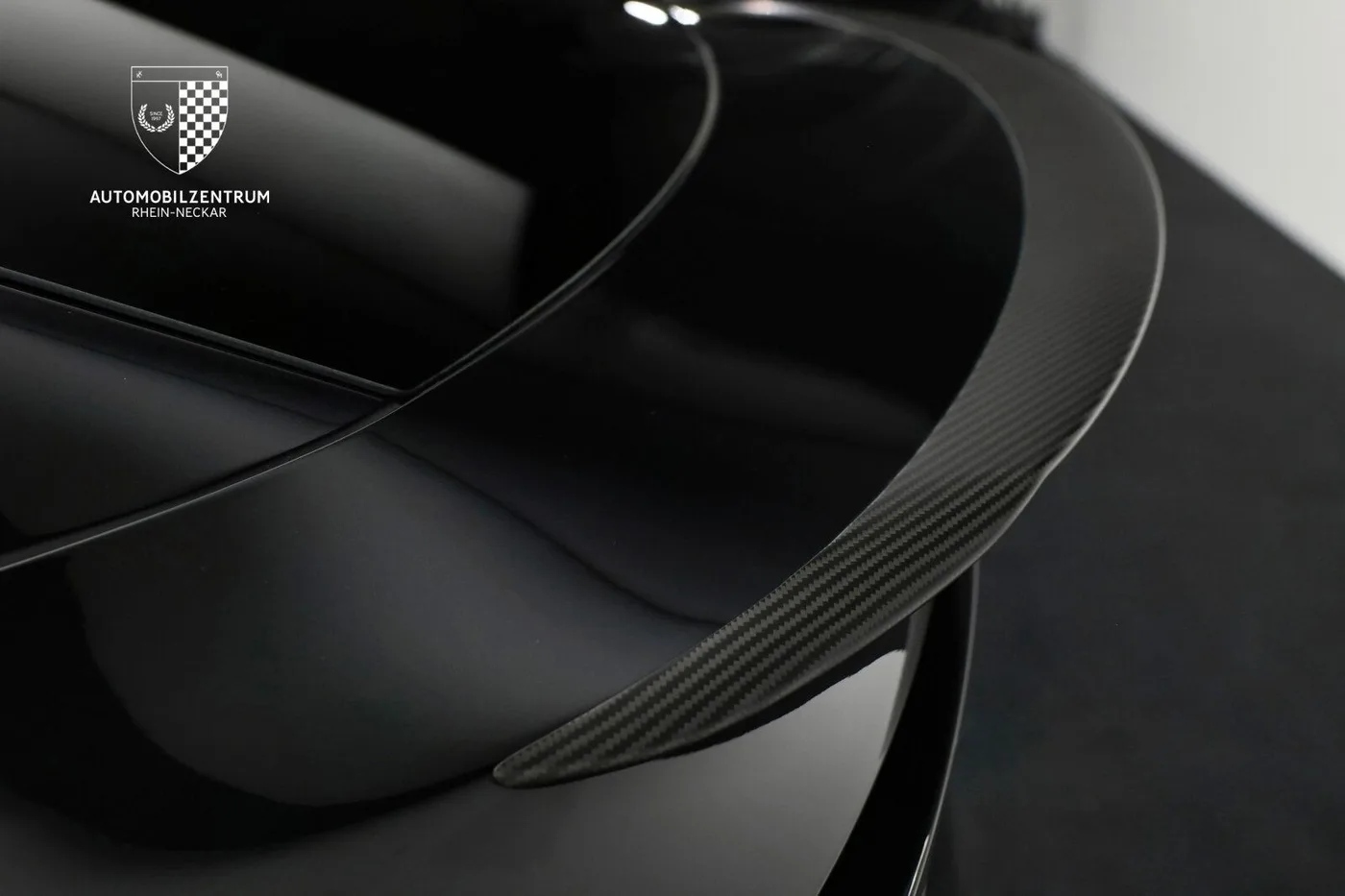 2025 Tesla Model Y Performance angeboten von einem Supersportwagenhändler in Viernheim, Deutschland, Foto 11 von 25