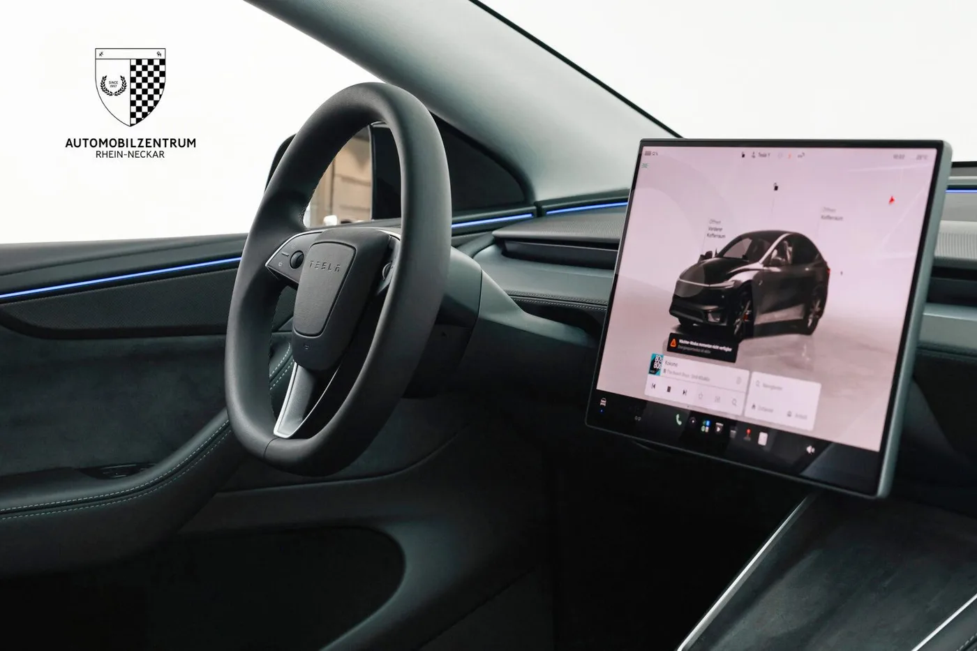 2025 Tesla Model Y Performance angeboten von einem Supersportwagenhändler in Viernheim, Deutschland, Foto 22 von 25