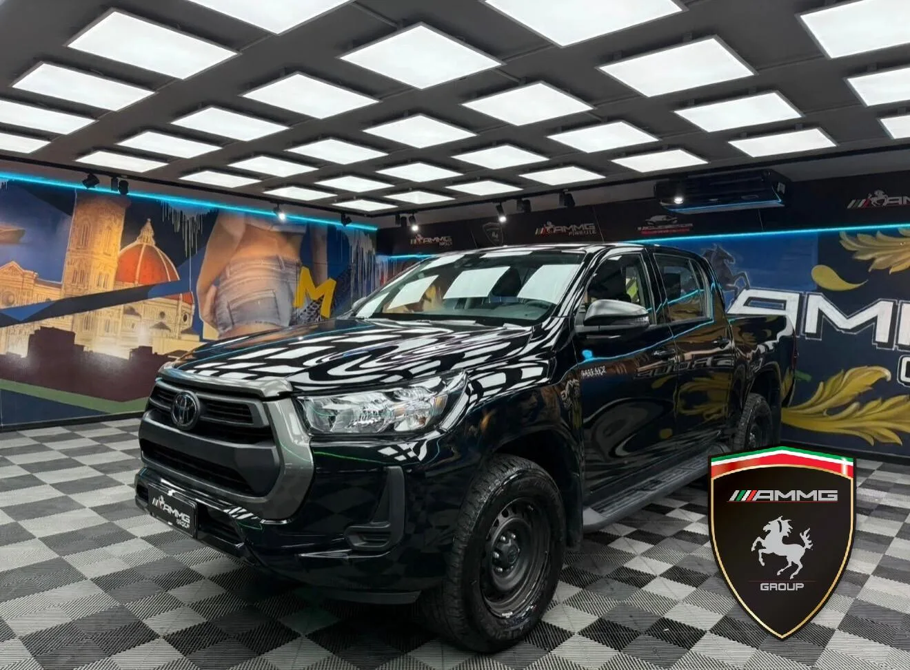 2025 Toyota Hilux Comfort angeboten von einem Fachhändler in Calenzano, Italien, Hauptfoto
