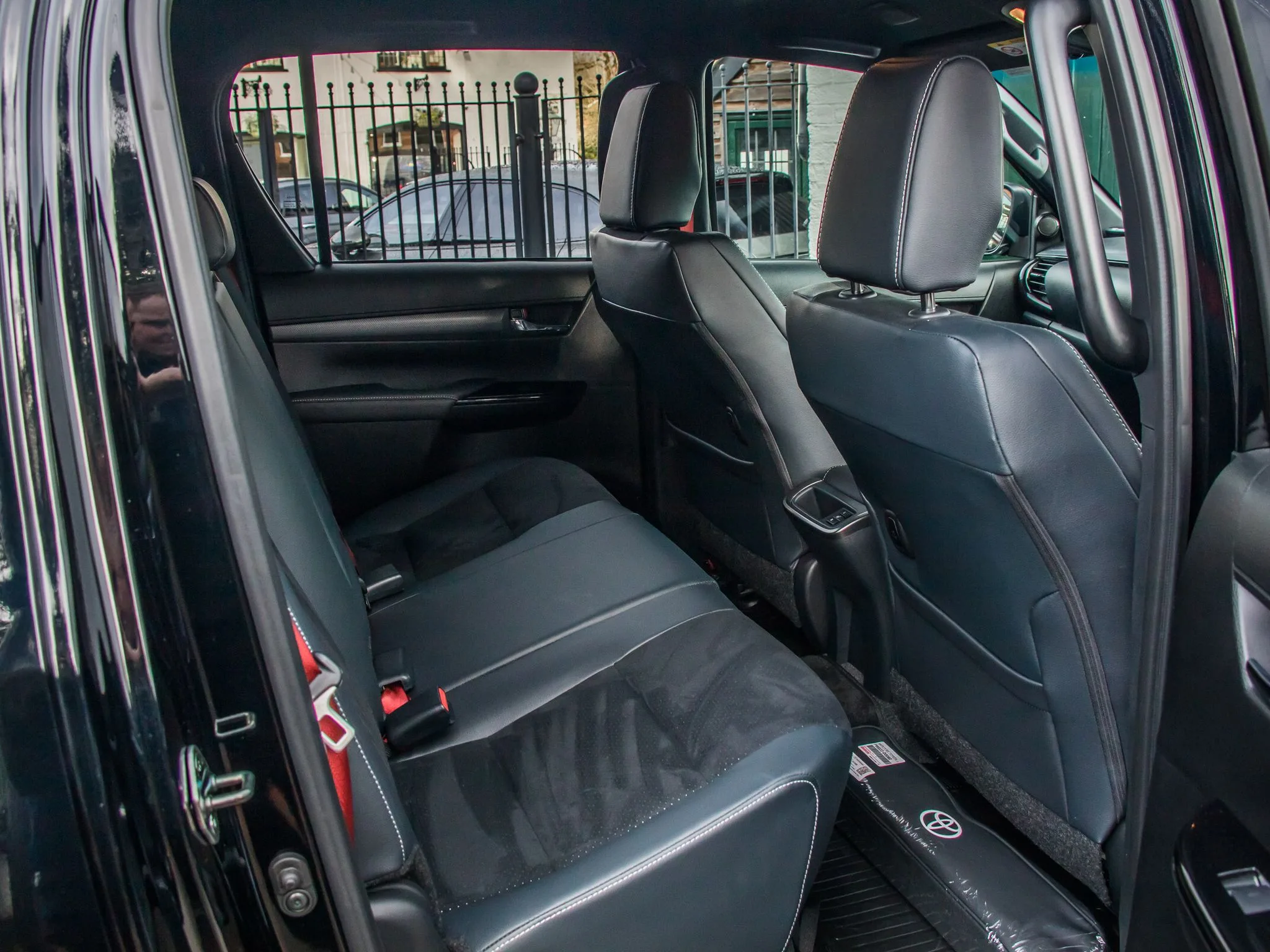 2025 Toyota Hilux GR Sport, 18/24
