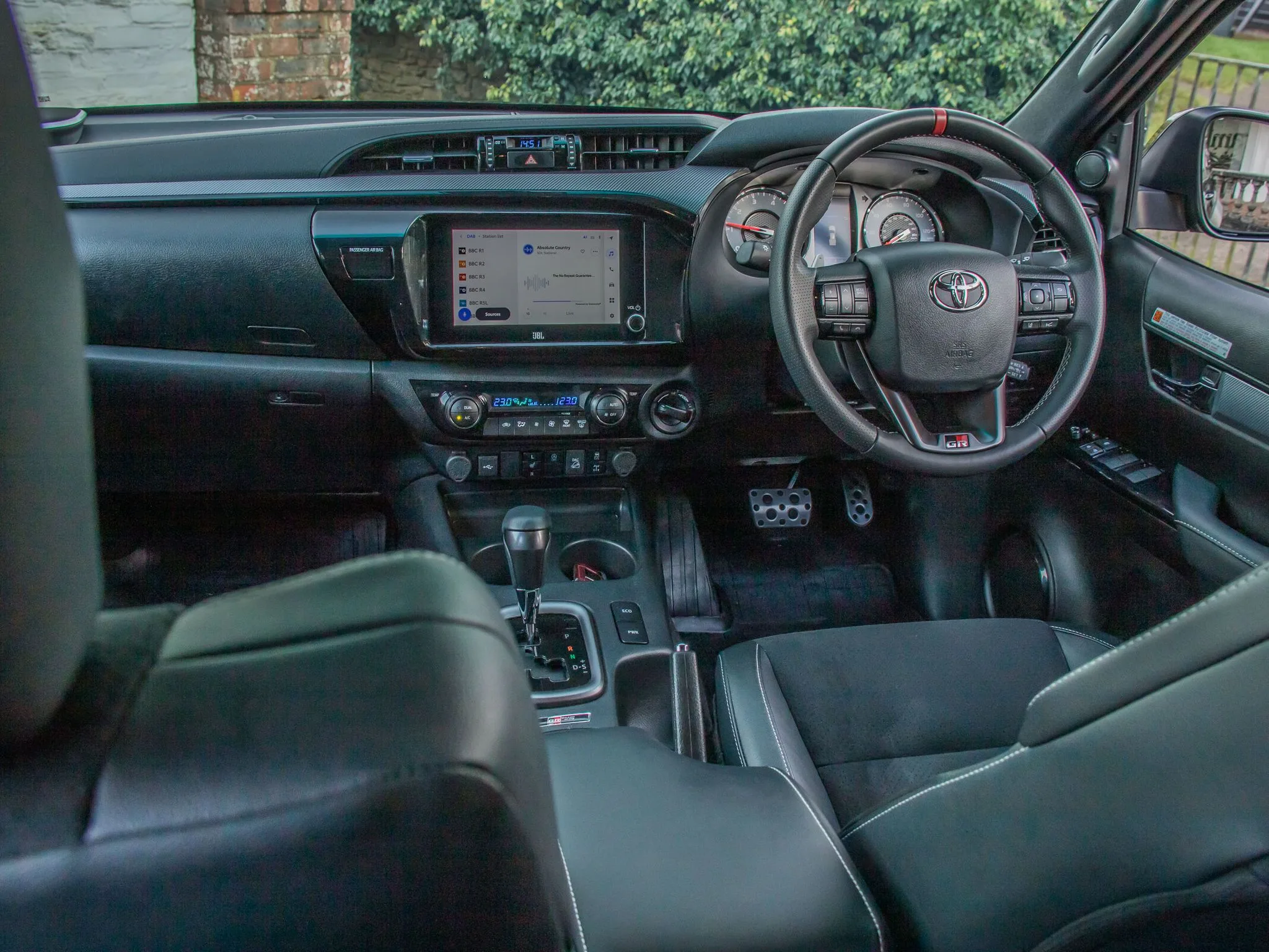 2025 Toyota Hilux GR Sport, 19/24