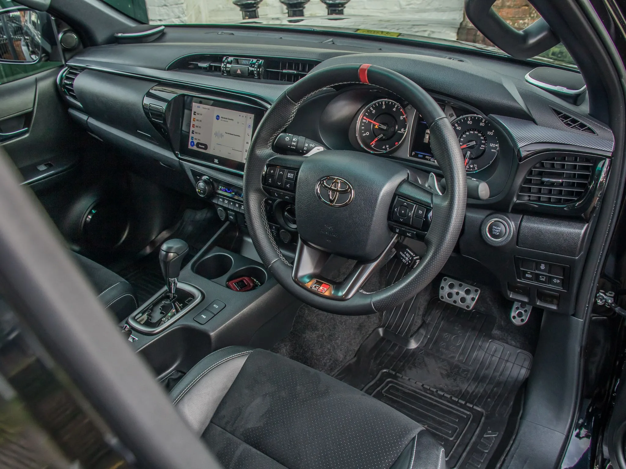 2025 Toyota Hilux GR Sport, 21/24