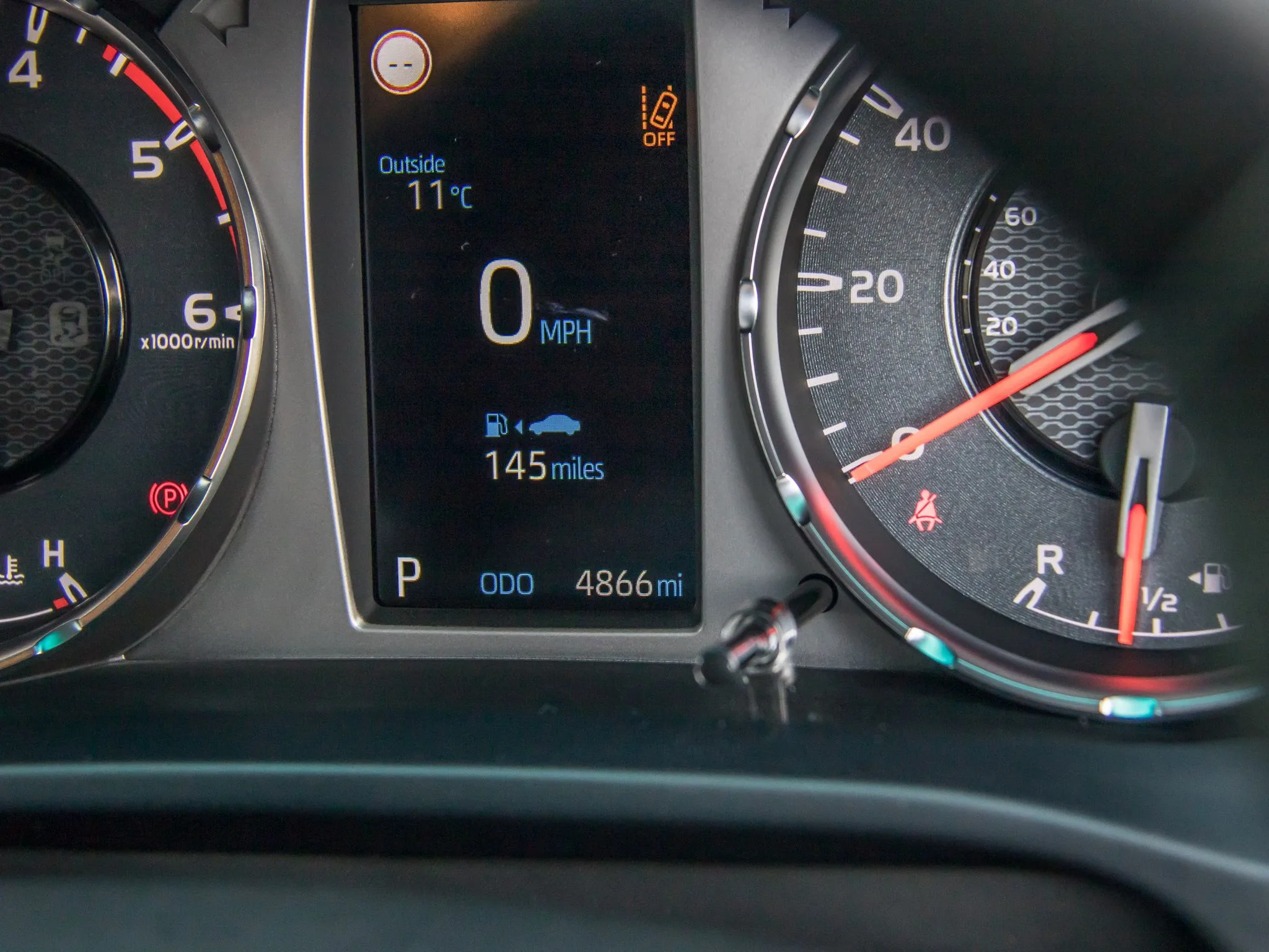 2025 Toyota Hilux GR Sport, 24/24