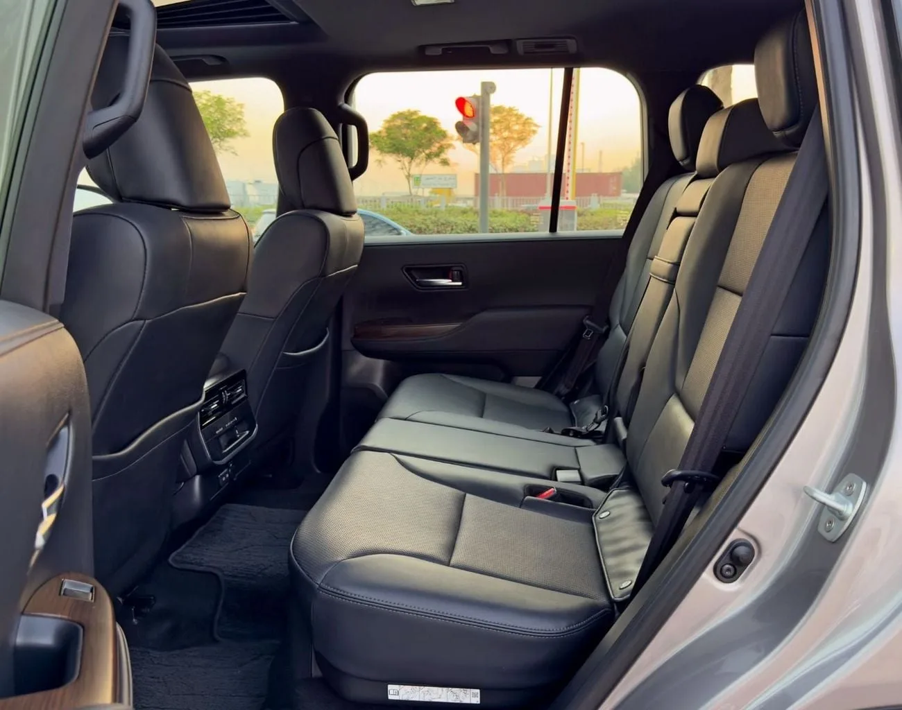 2025 Toyota Land Cruiser 300, 13/13