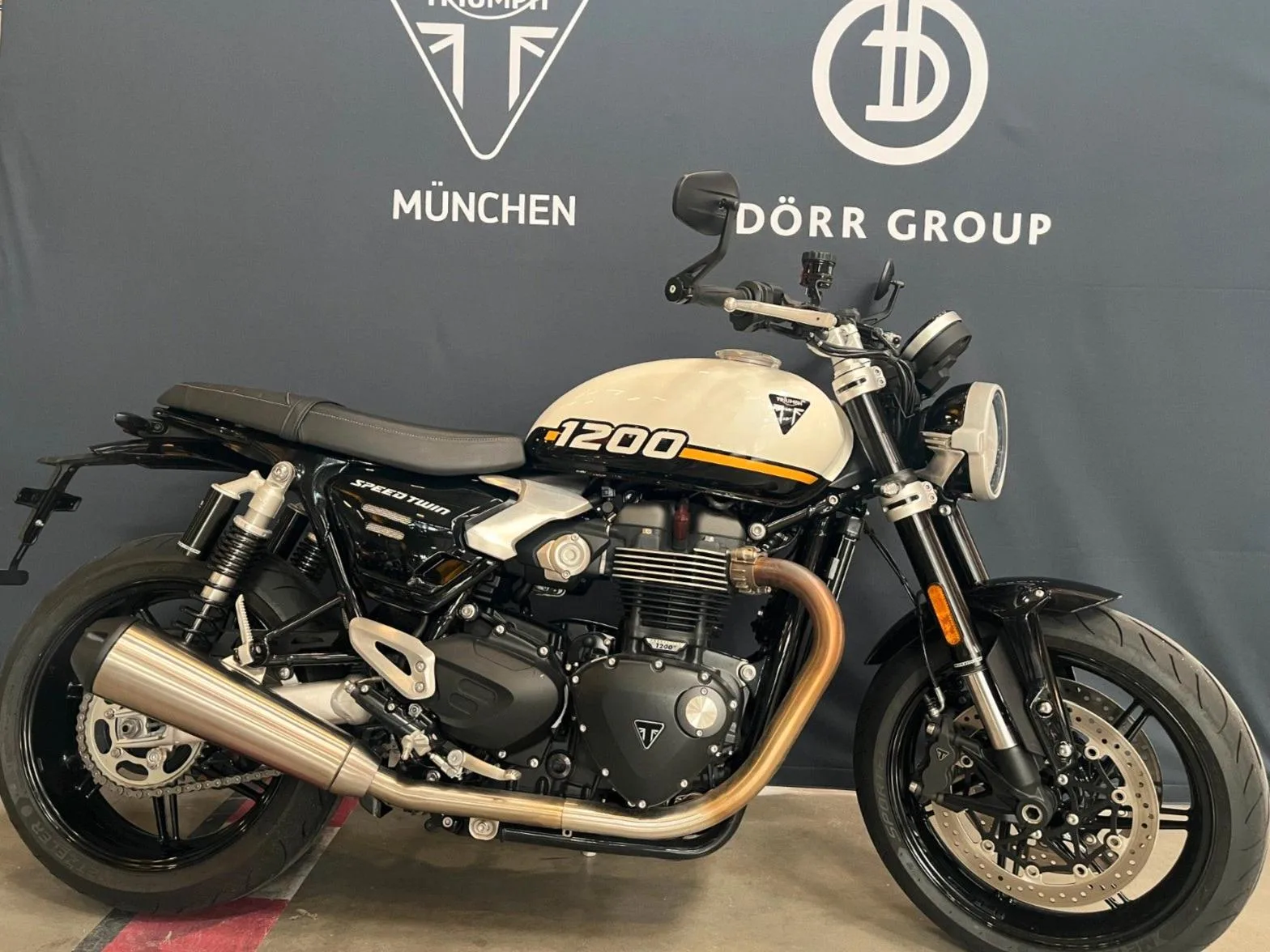 2025 Triumph Speed Twin 1200, 2/11