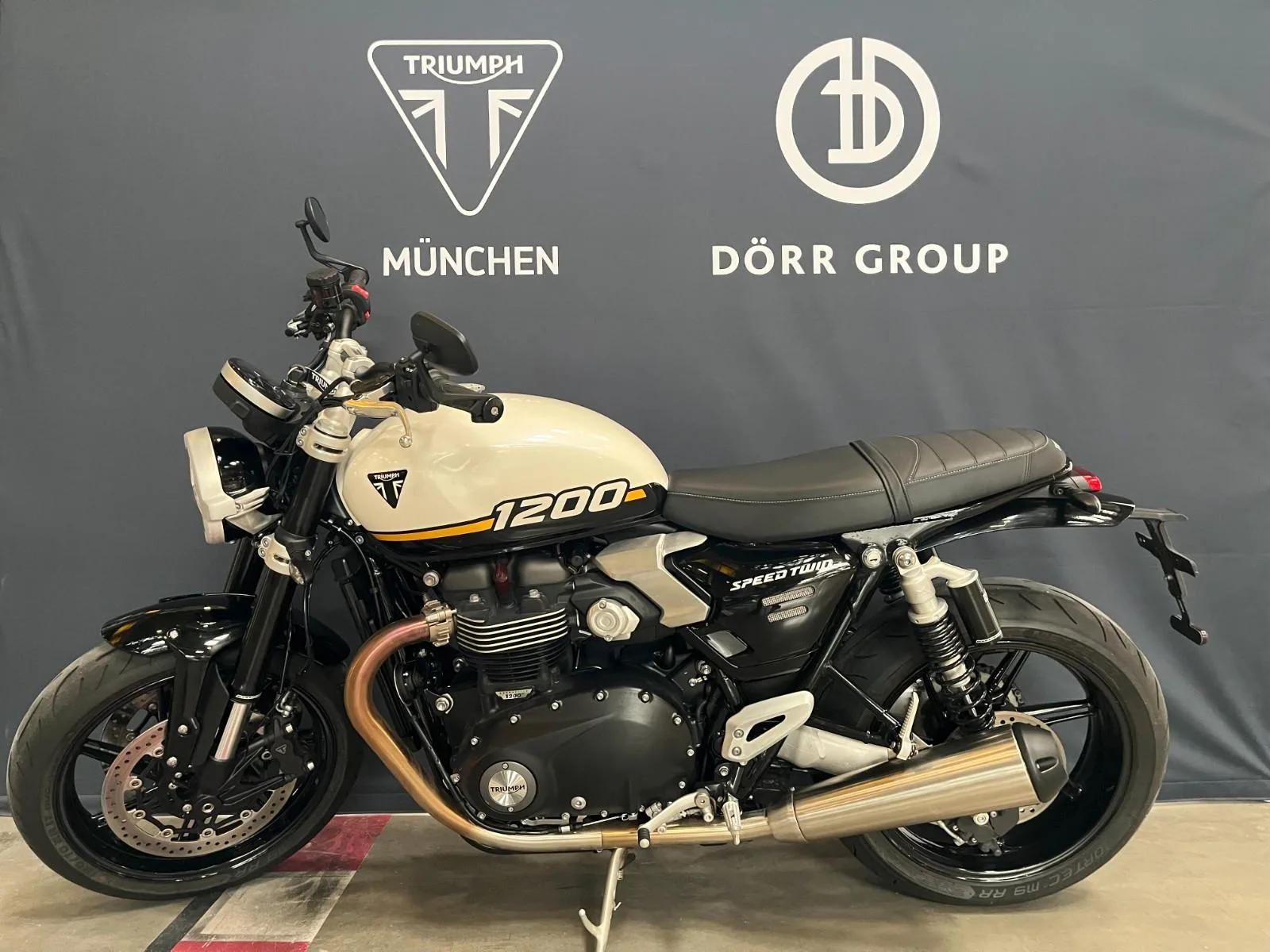 2025 Triumph Speed Twin 1200 offered by a franchised dealer in Munich, Germany, main photo