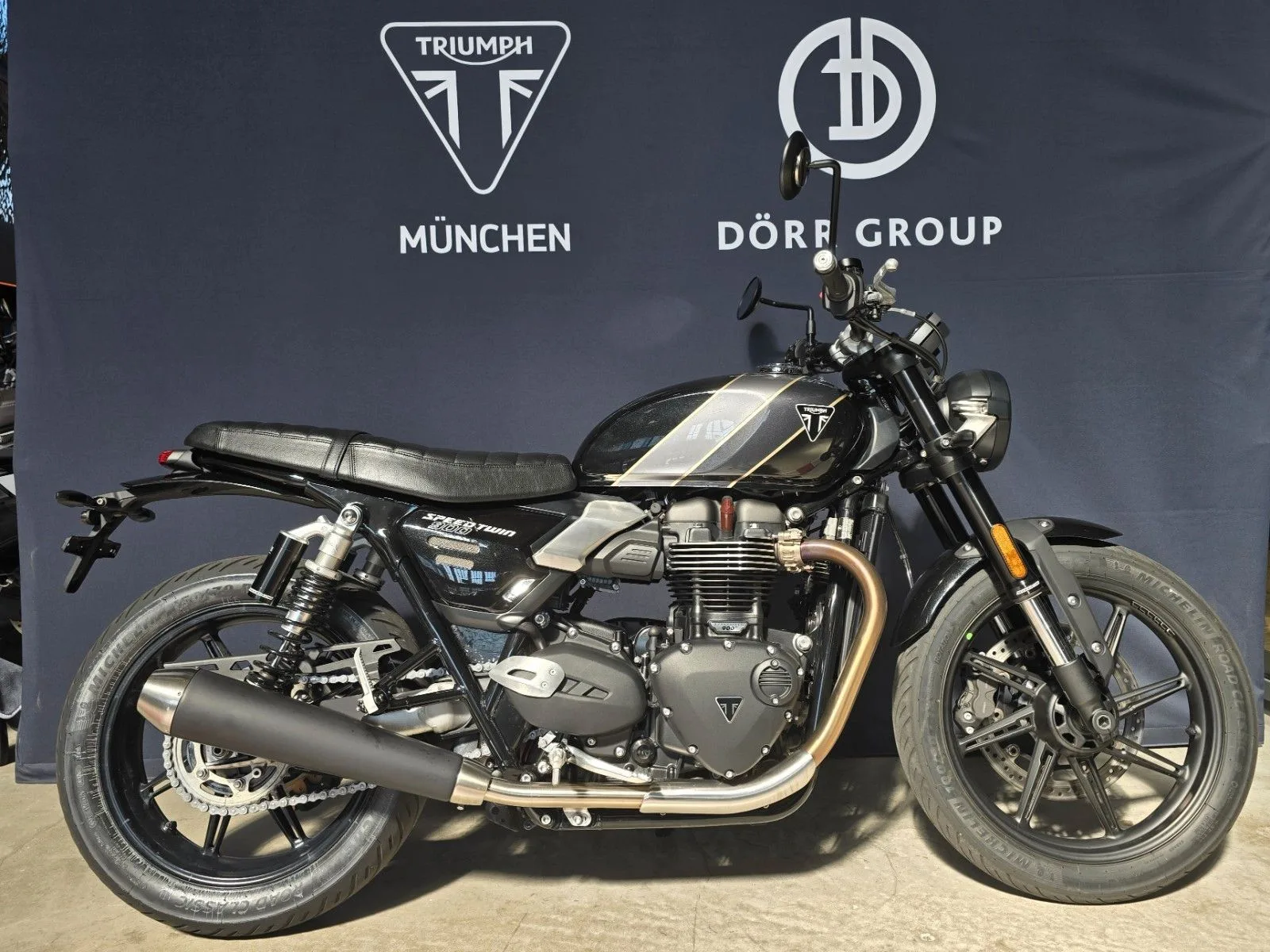 2025 Triumph Speed Twin 900 proposée par un concessionnaire agréé à Munich, Allemagne, photo principale