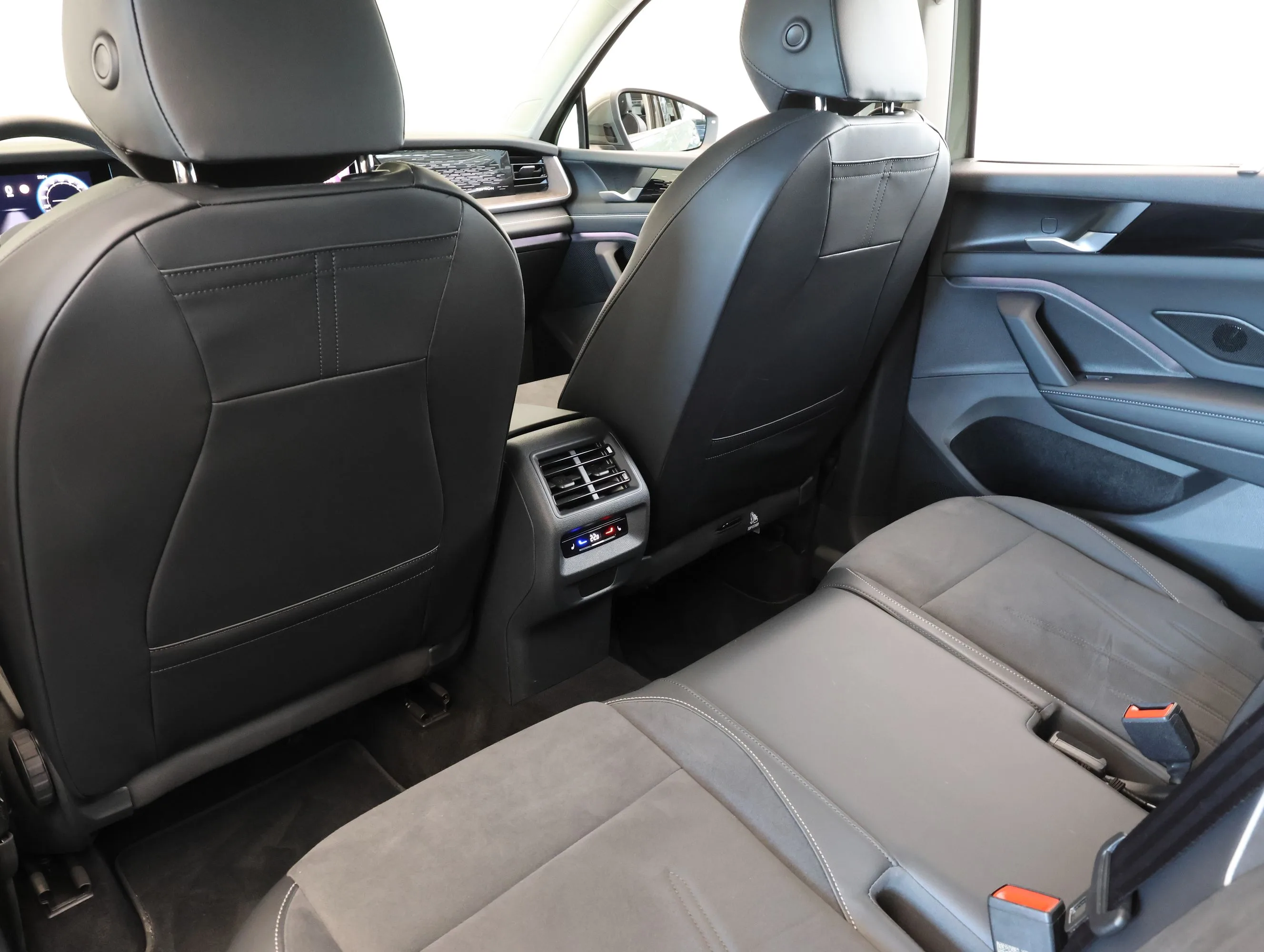2025 Volkswagen Tayron Elegance 4Motion, 13/25