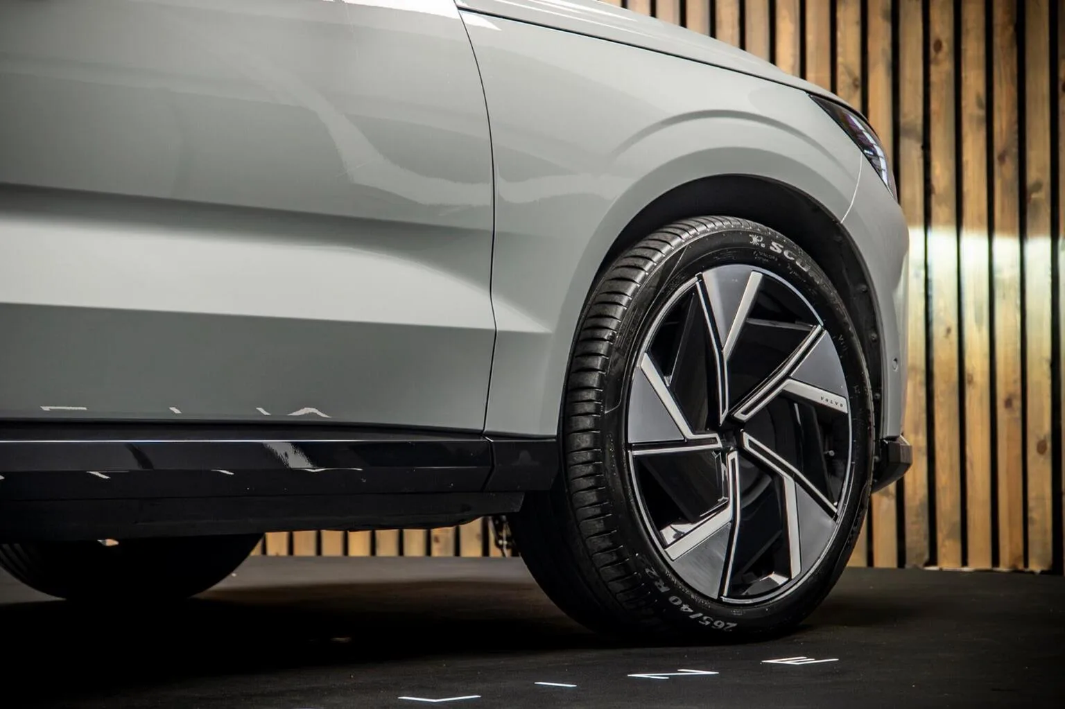 2025 Volvo EX90, 13/30