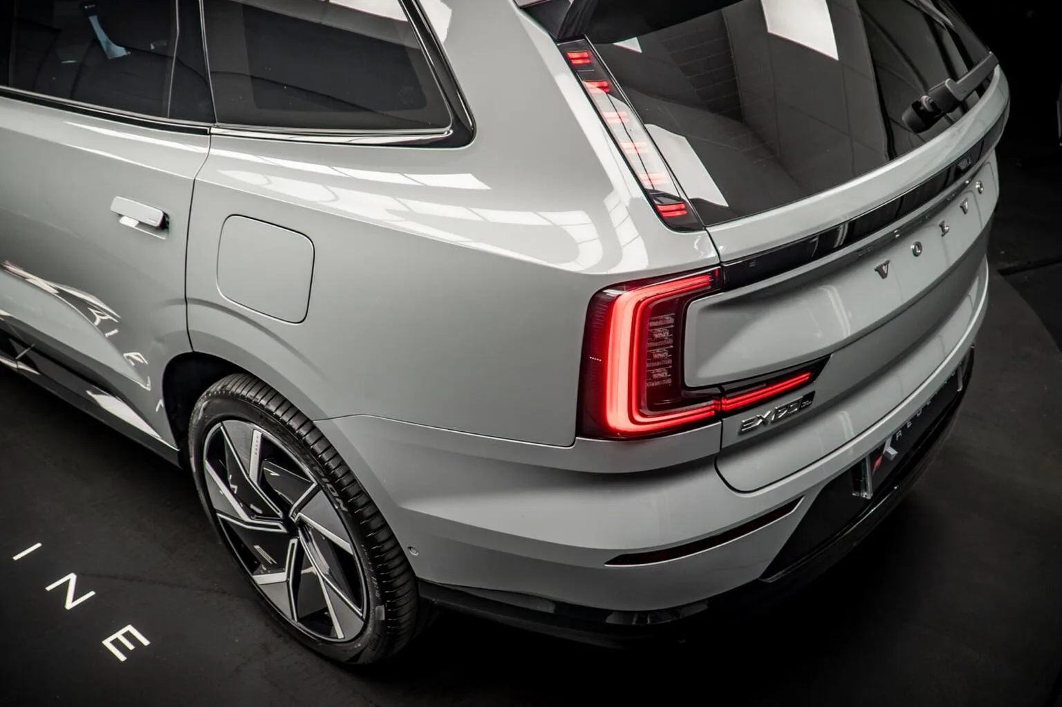 2025 Volvo EX90, 18/30