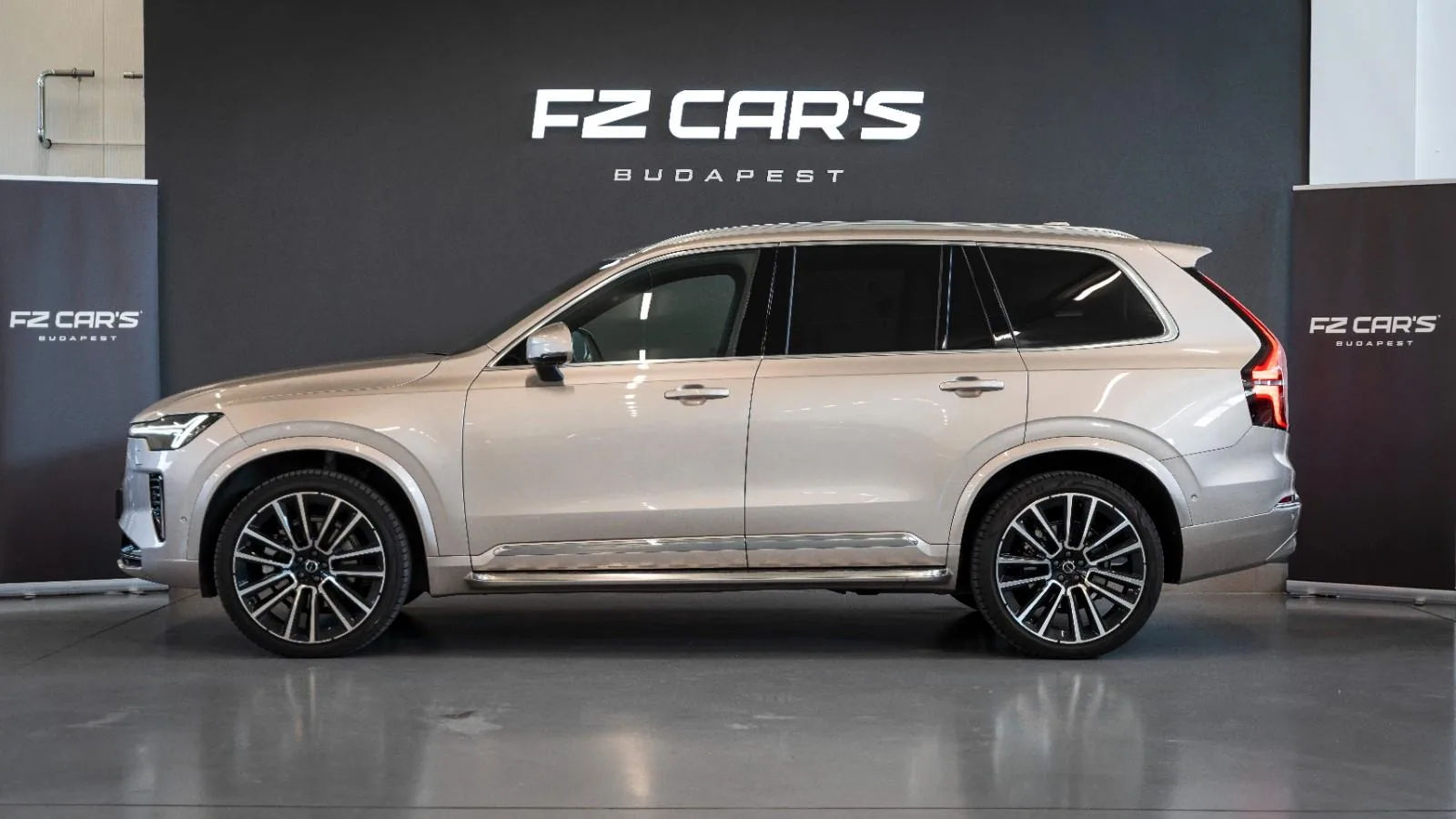 2025 Volvo XC90 T8 AWD Ultra Bright, 5/14