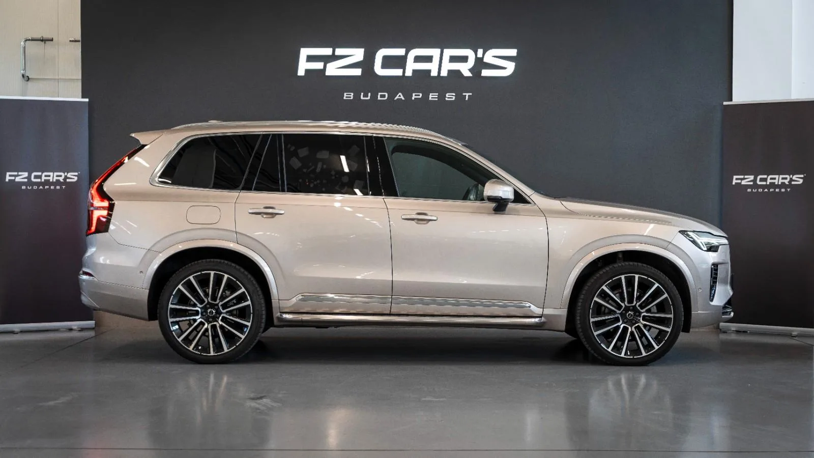 2025 Volvo XC90 T8 AWD Ultra Bright, 6/14