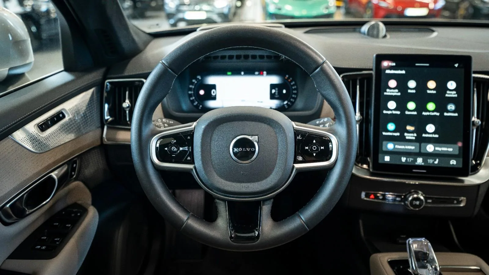 2025 Volvo XC90 T8 AWD Ultra Bright, 9/14