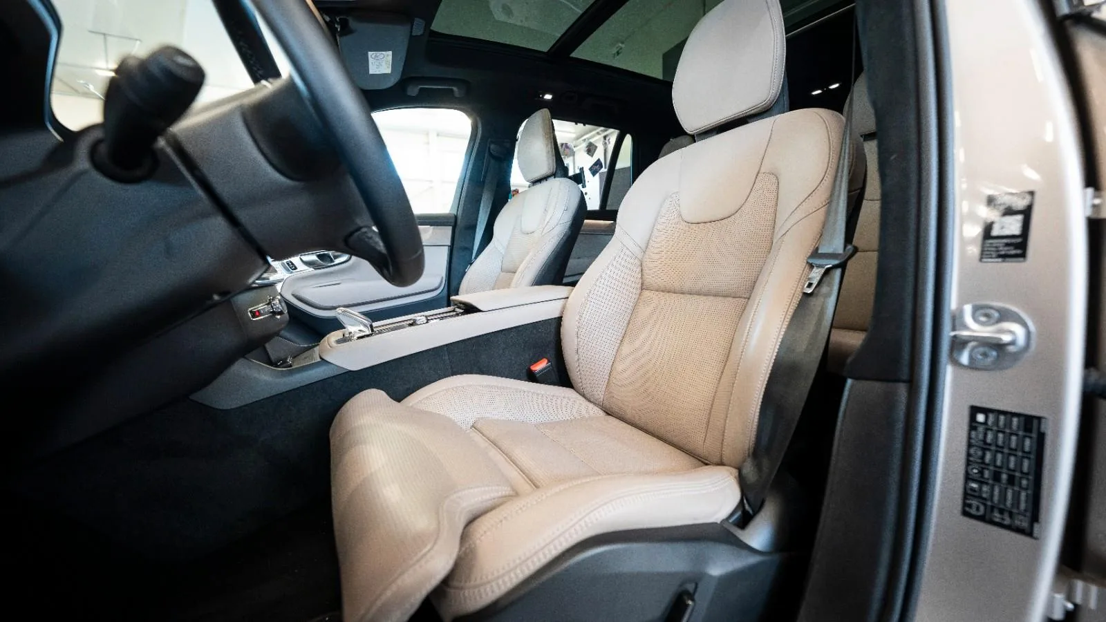2025 Volvo XC90 T8 AWD Ultra Bright, 12/14