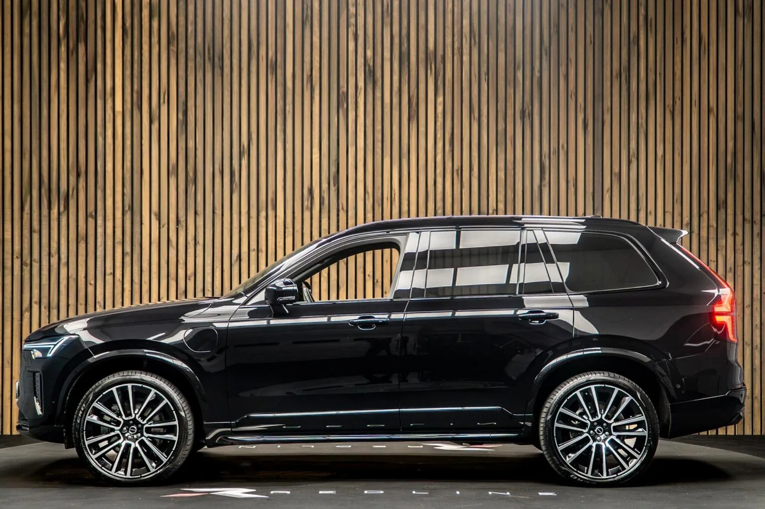 2025 Volvo XC90 T8 Ultra Dark, 7/30