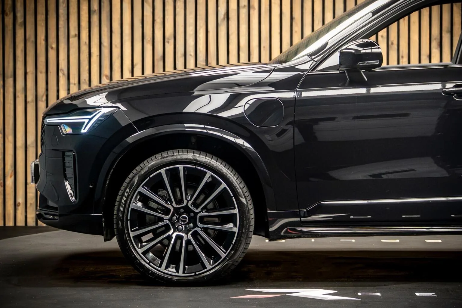 2025 Volvo XC90 T8 Ultra Dark, 8/30