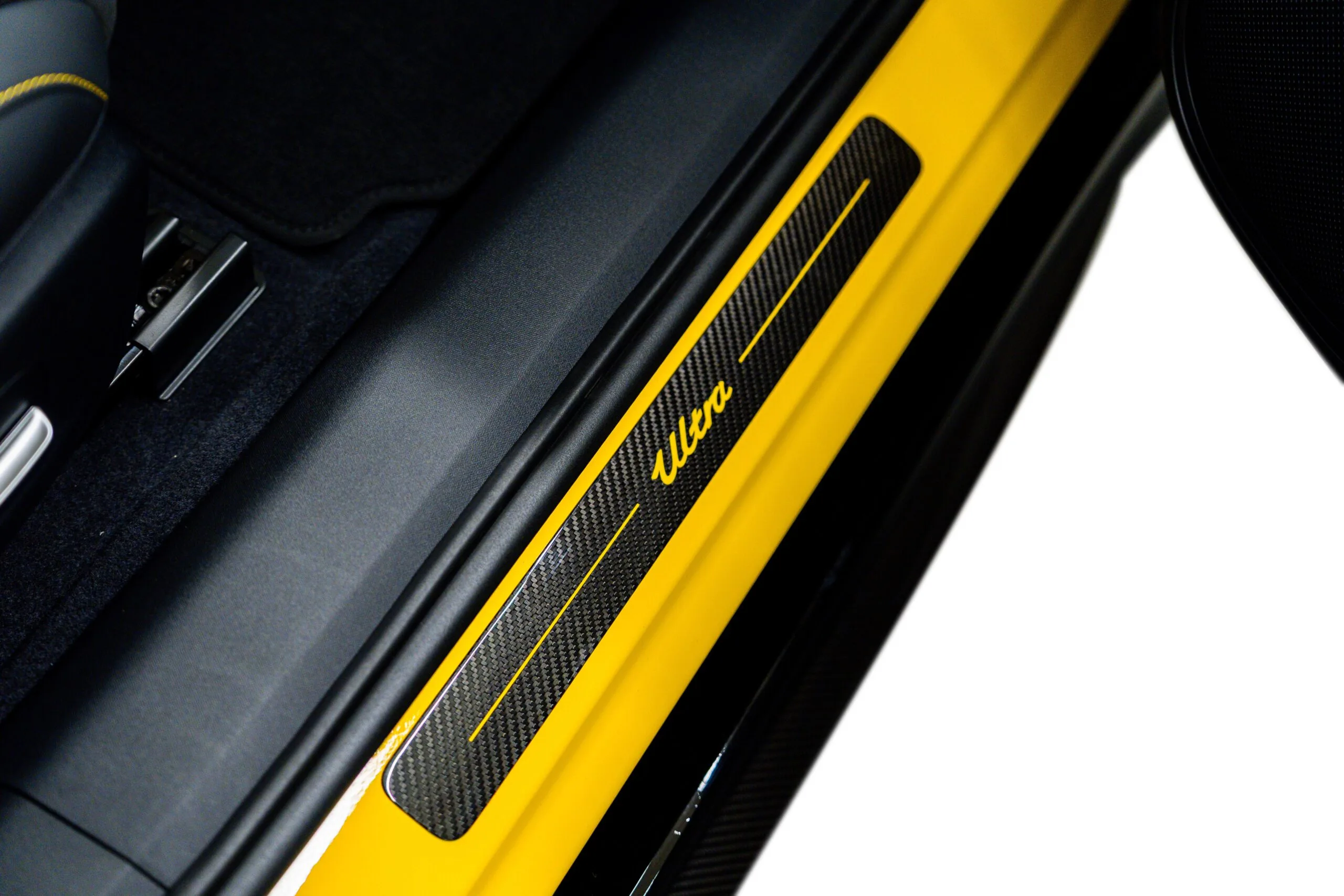 2025 Xiaomi SU7 Ultra, 8/20