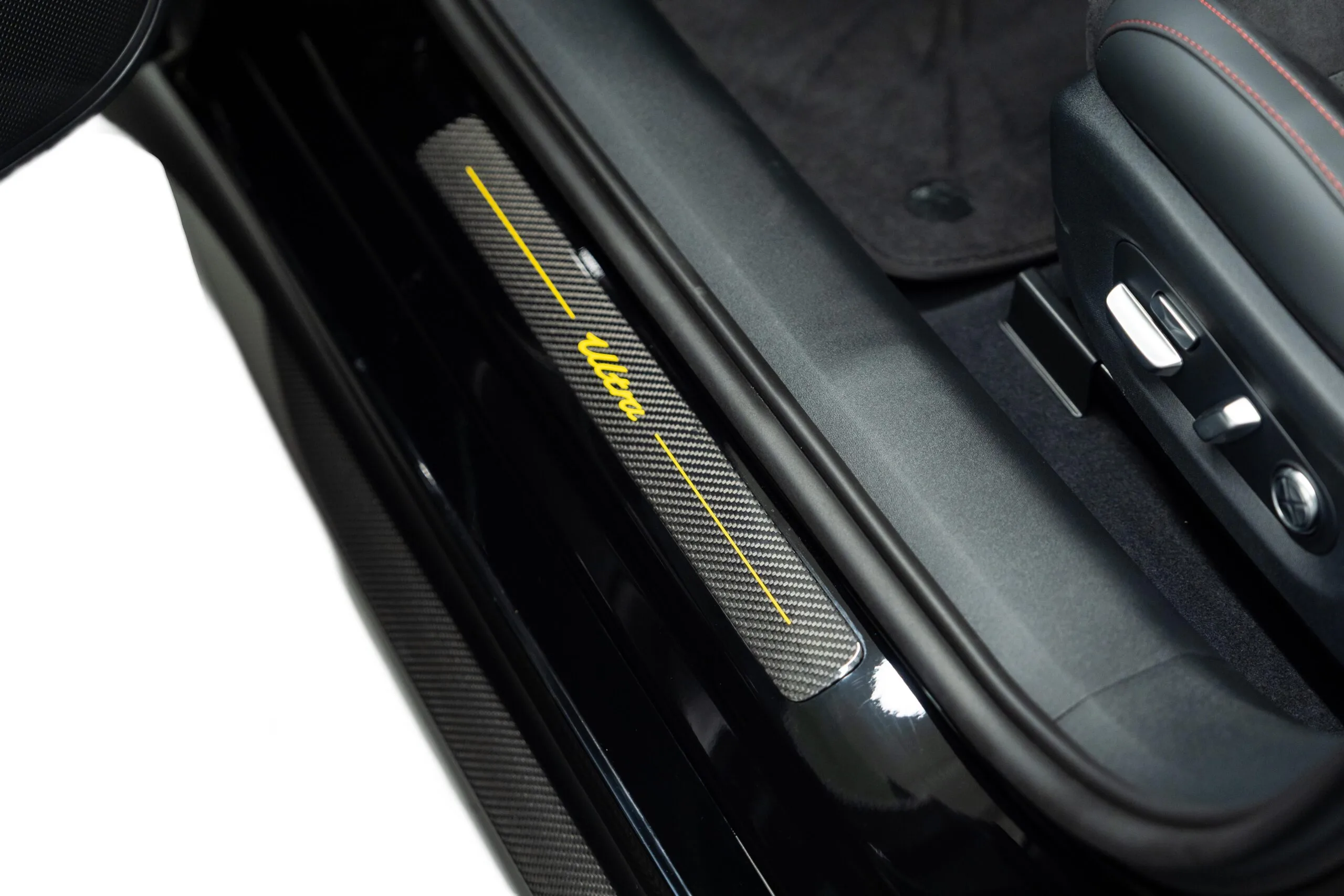 2025 Xiaomi SU7 Ultra, 9/18