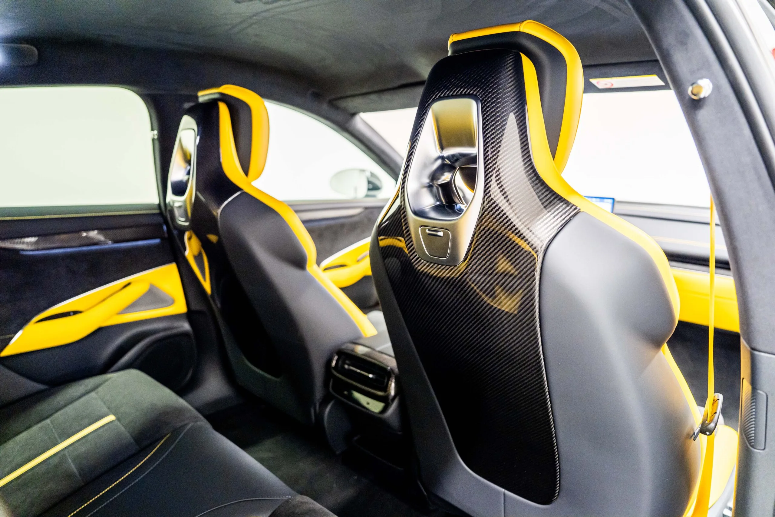 2025 Xiaomi SU7 Ultra, 17/19