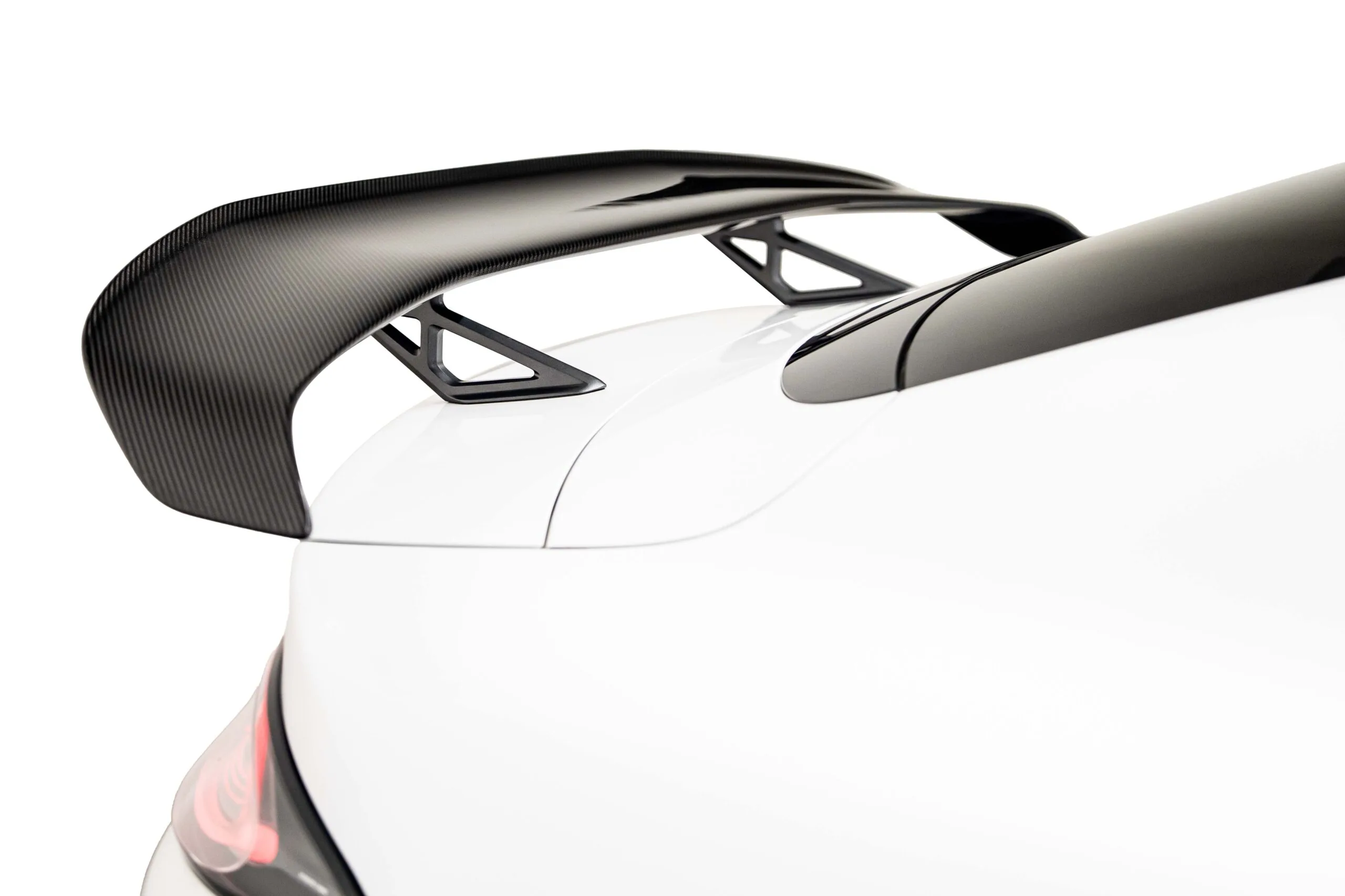 2025 Xiaomi SU7 Ultra, 9/18